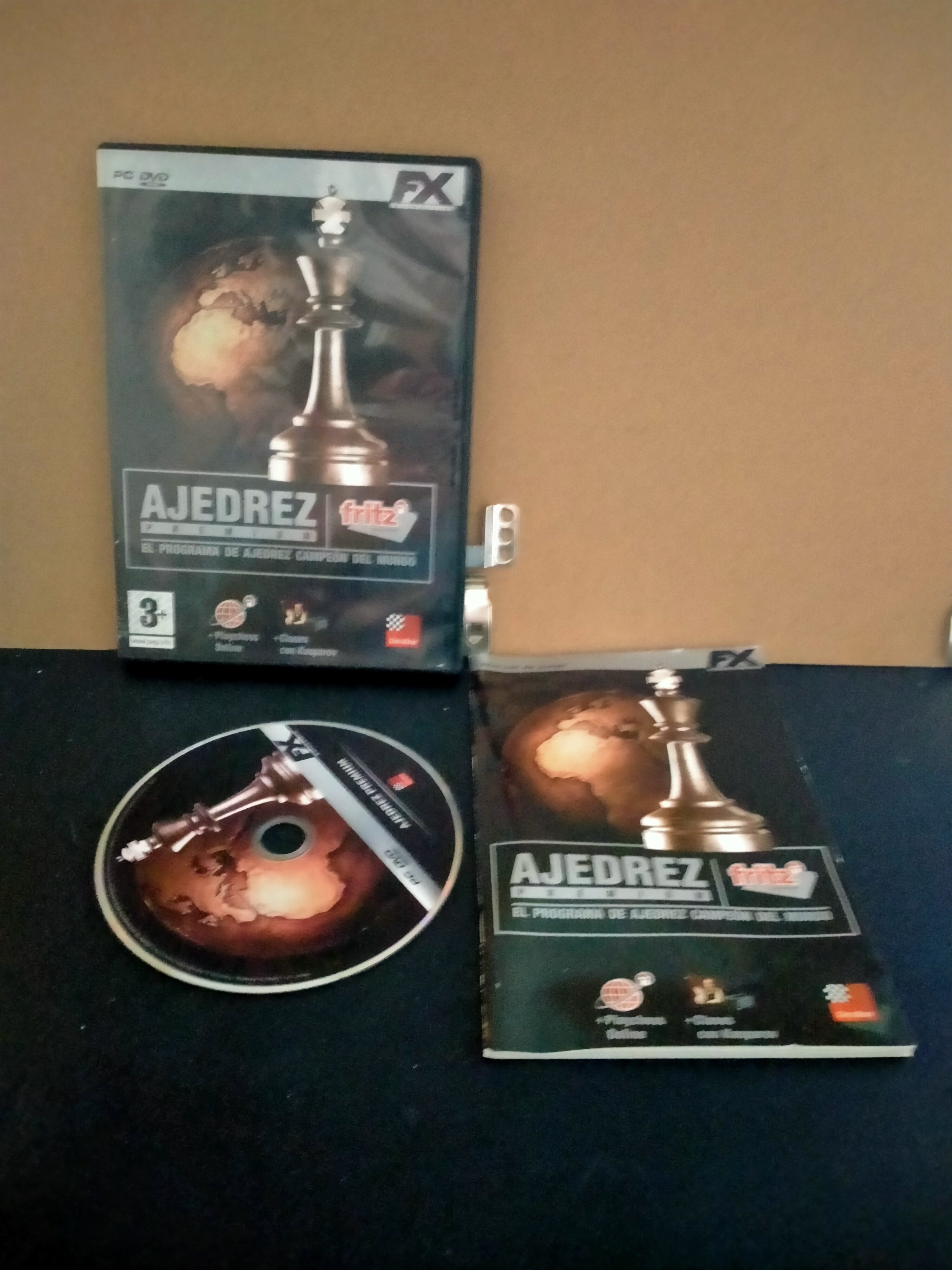Edición física de Ajedrez Premium Fritz 2