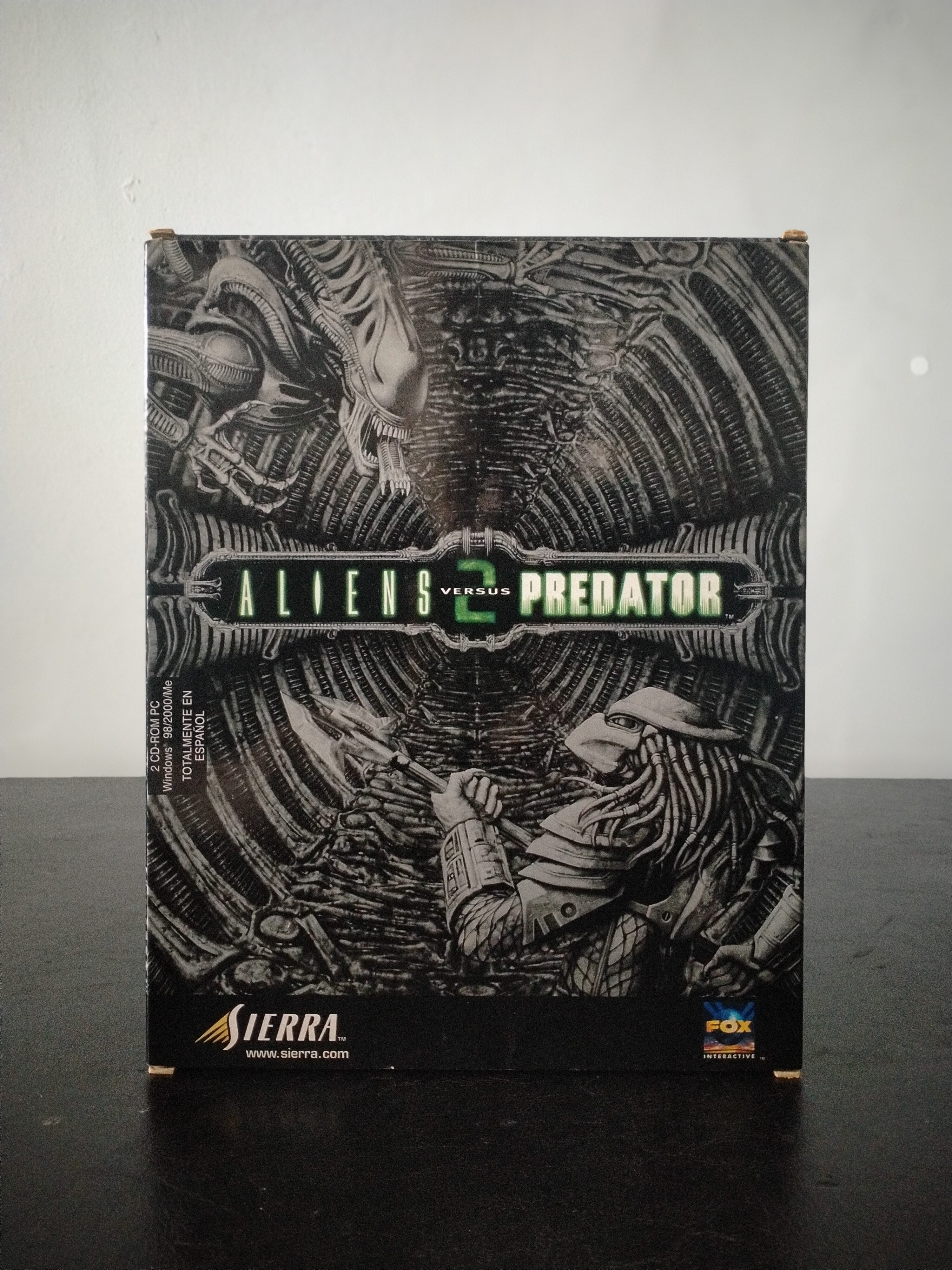 Edición física de Aliens versus Predator 2