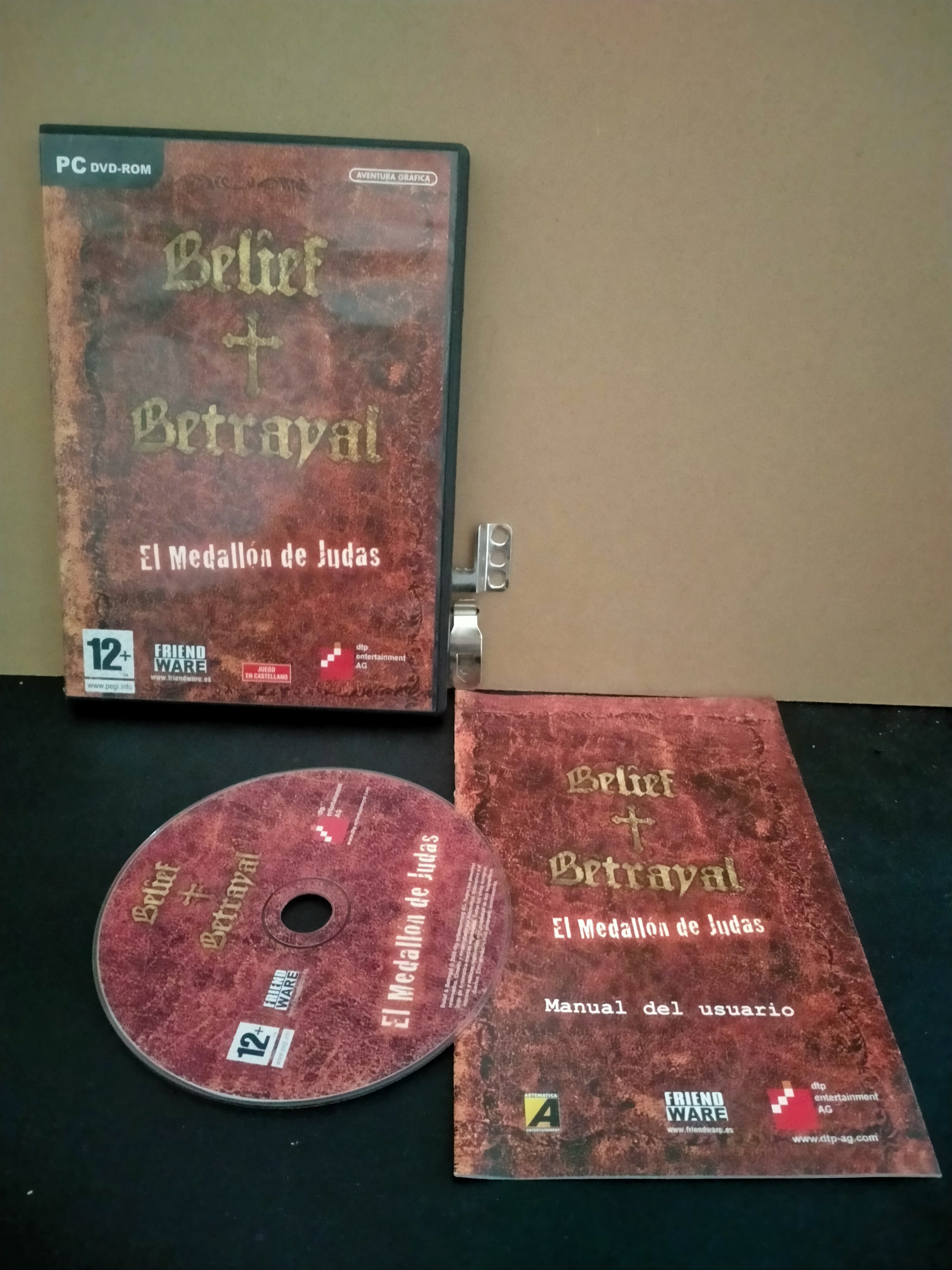 Edición física de Belief & Betrayal: El Medallón de Judas