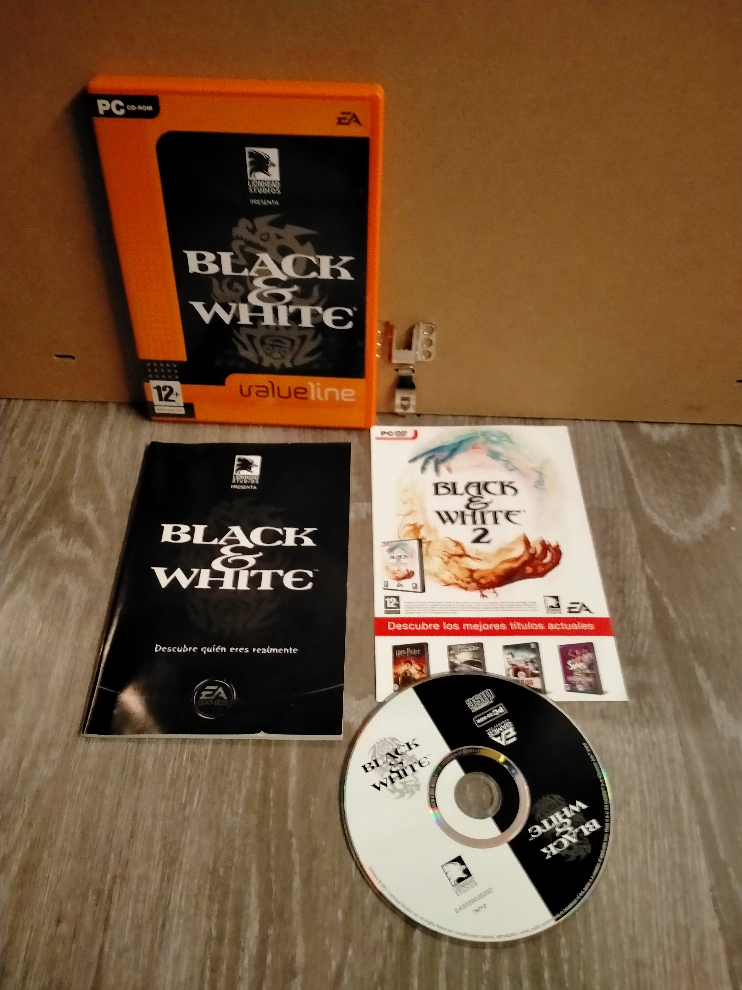 Edición física de Black & White