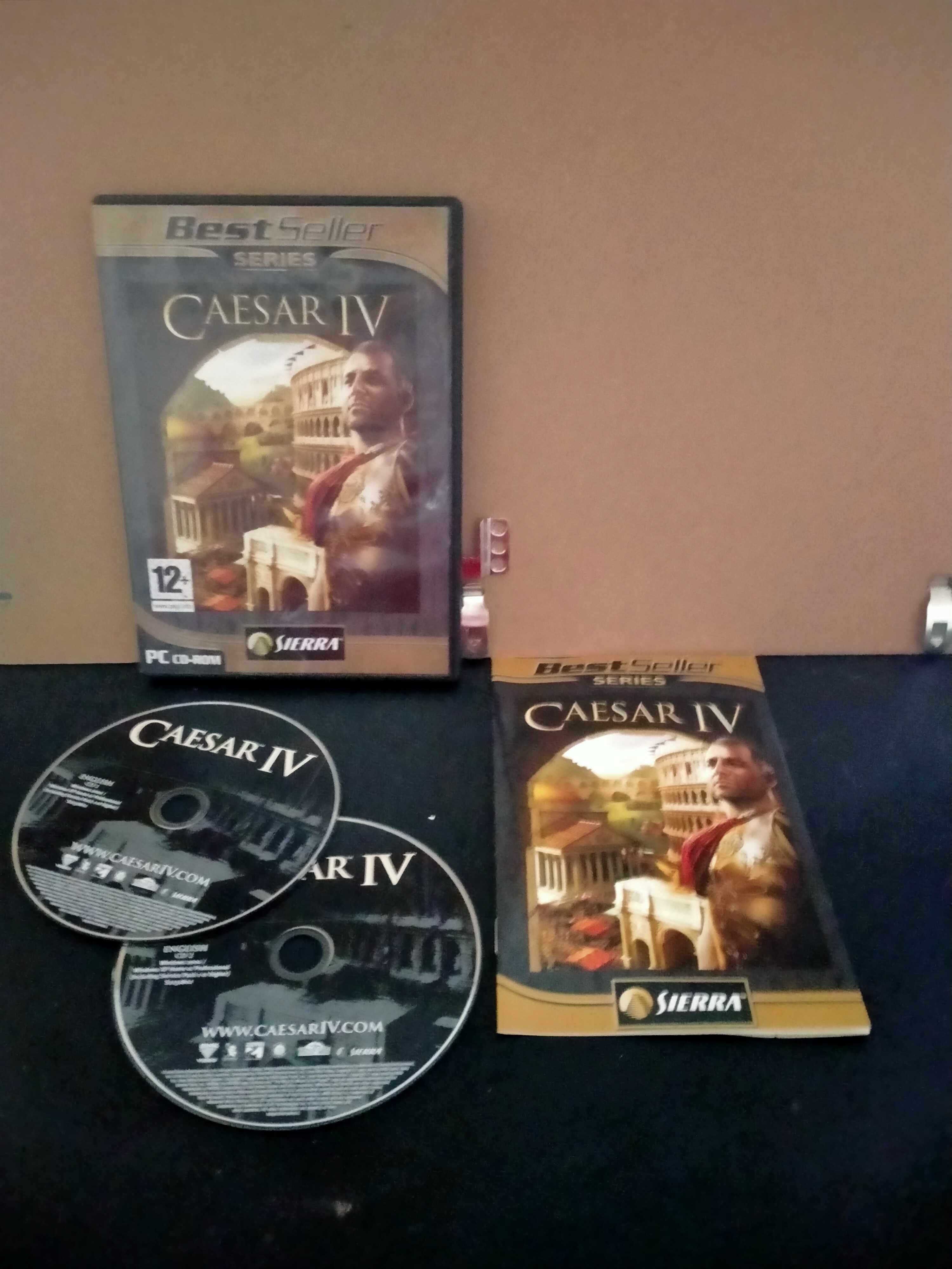 Edición física de Caesar IV