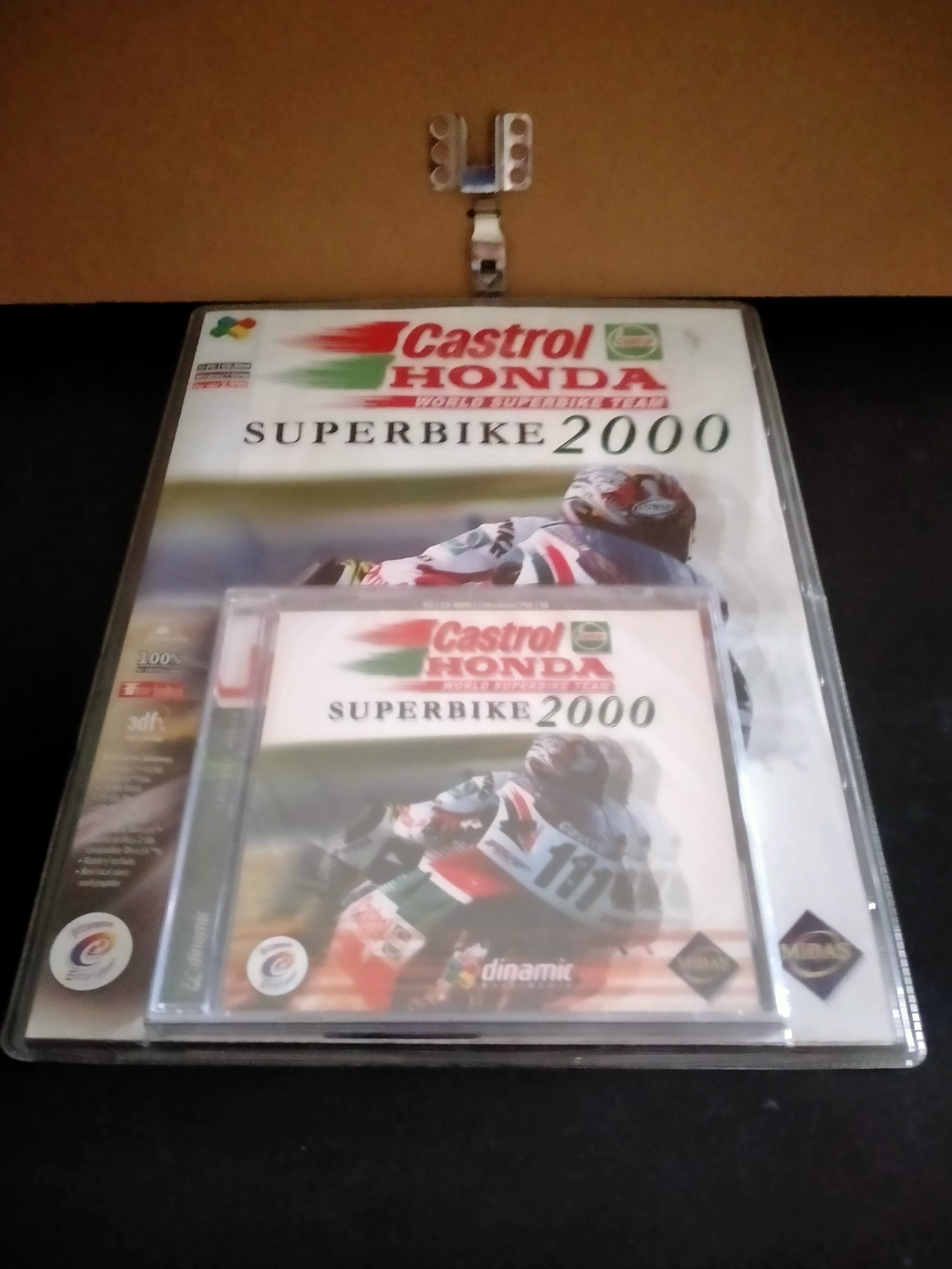 Portada de Castrol Honda Superbike 2000, formato Jewel Case, para Windows 95, Windows 98, Windows NT