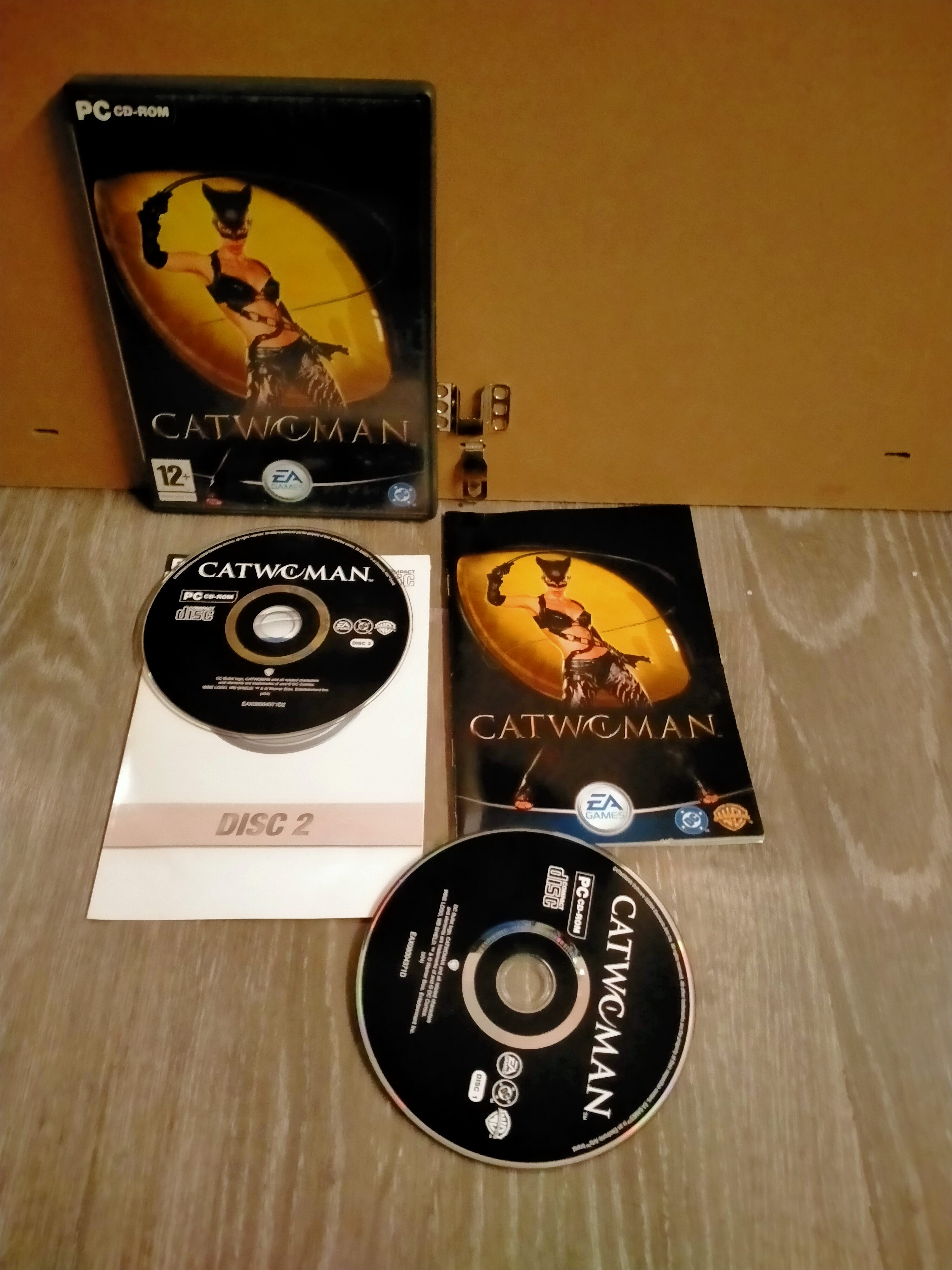 Edición física de Catwoman
