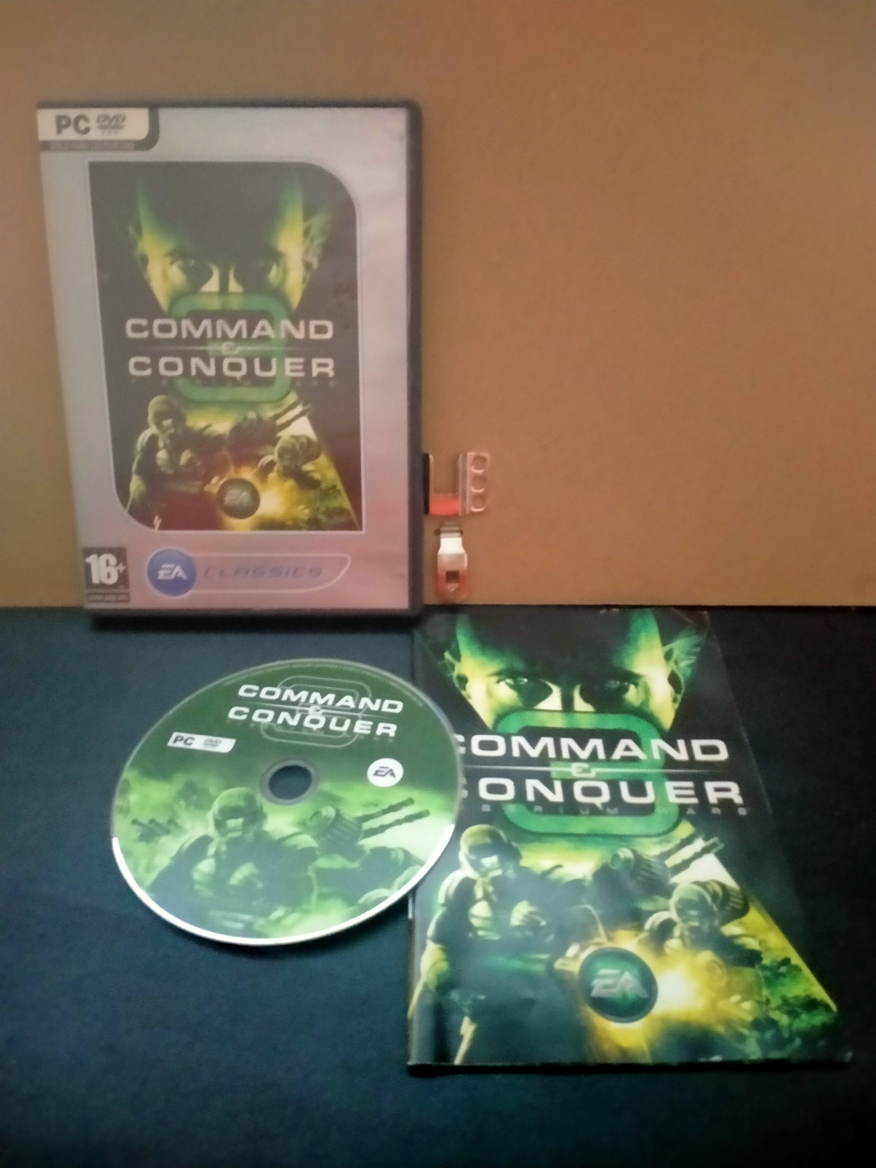 Edición física de Command & Conquer