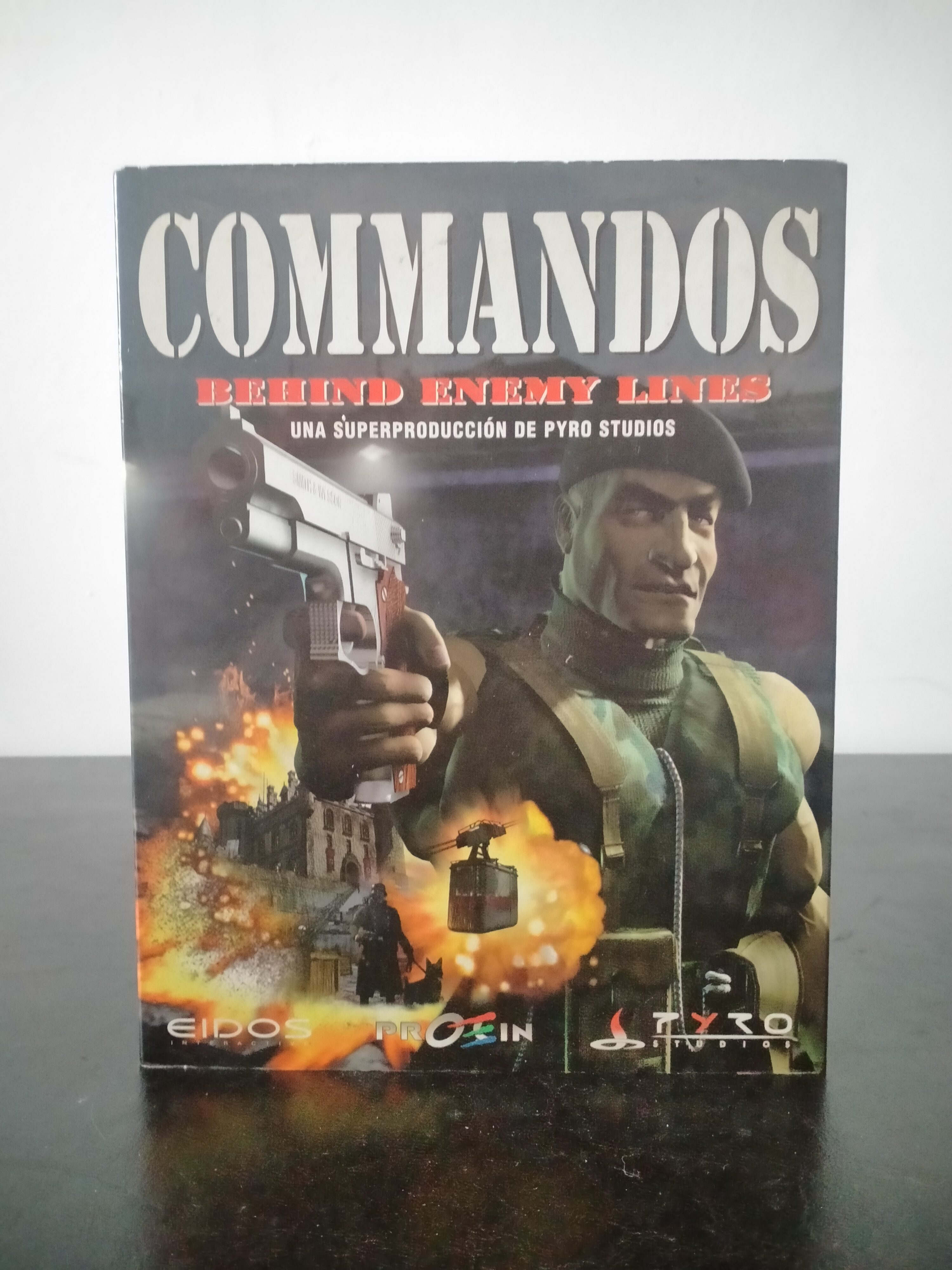 Edición física de Commandos: Behind Enemy Lines