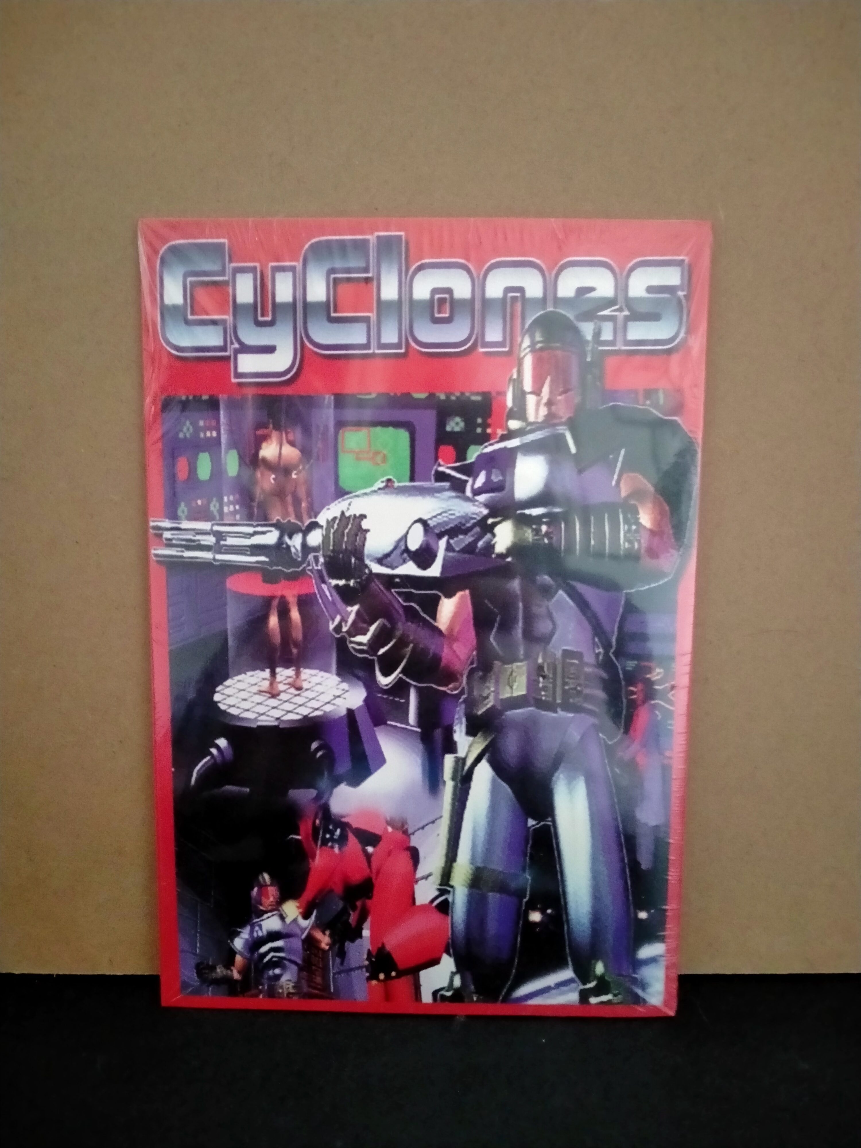 Edición física de Cyclones