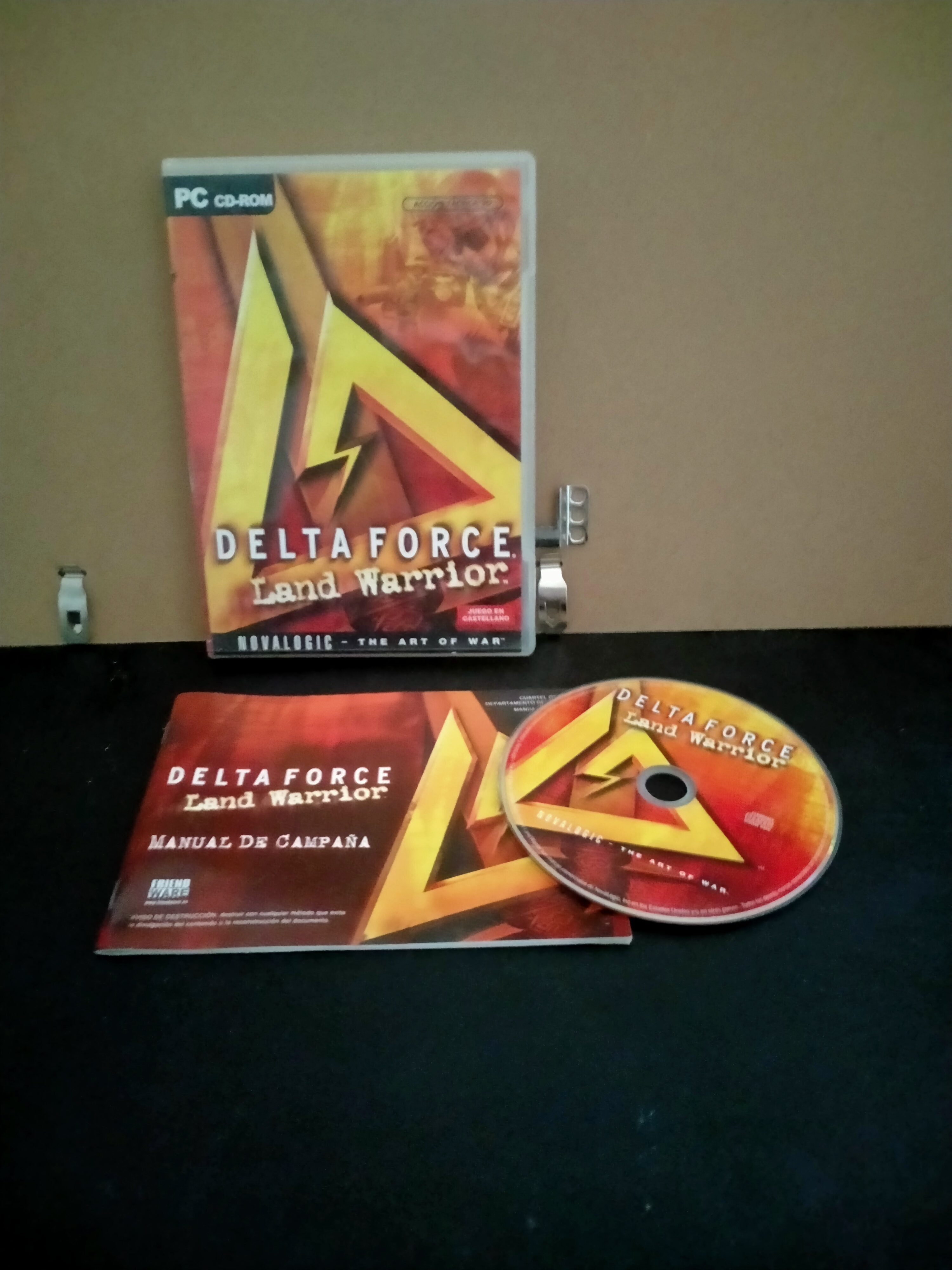 Edición física de Delta Force: Land Warrior
