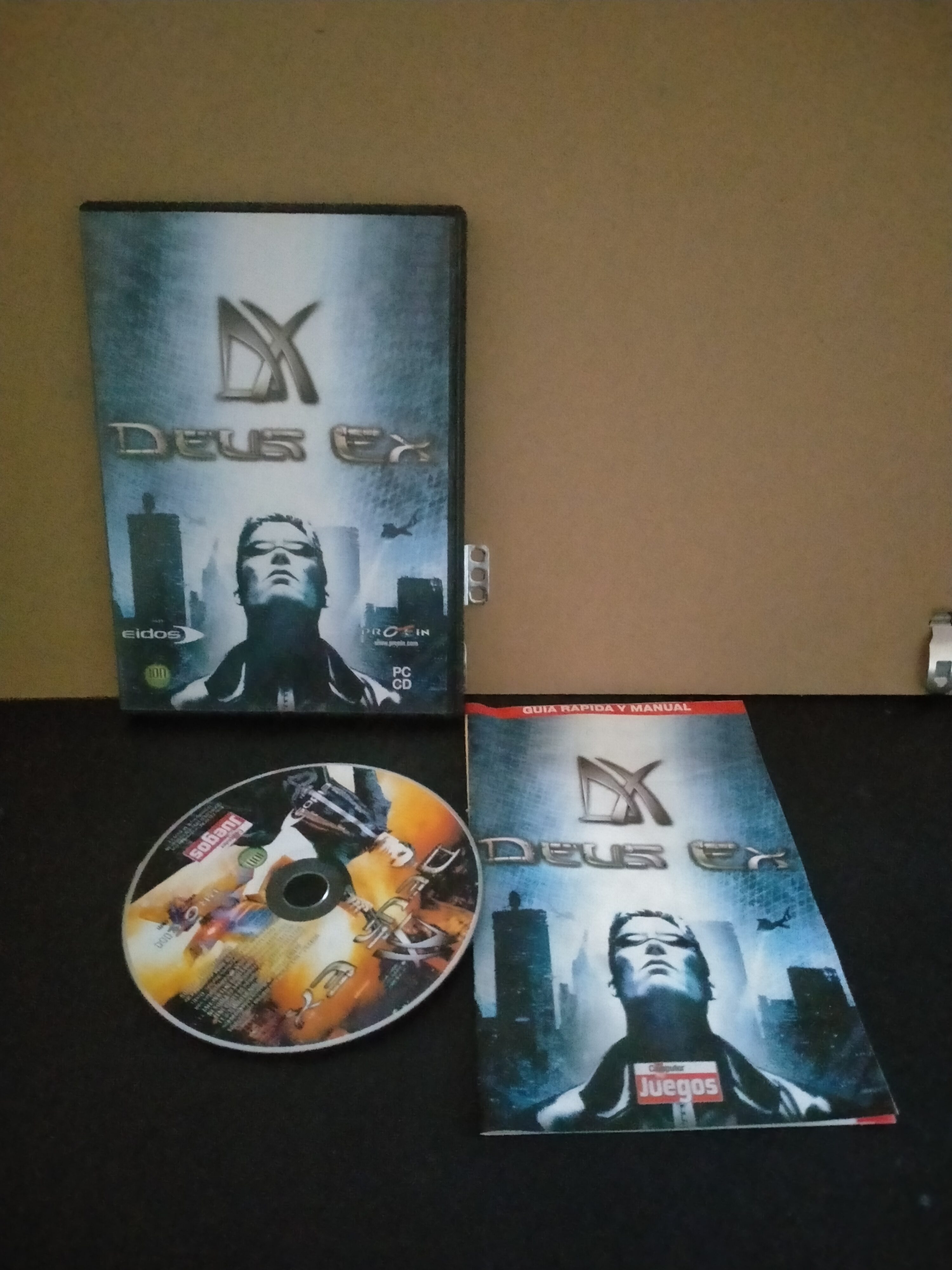 Edición física de Deus Ex