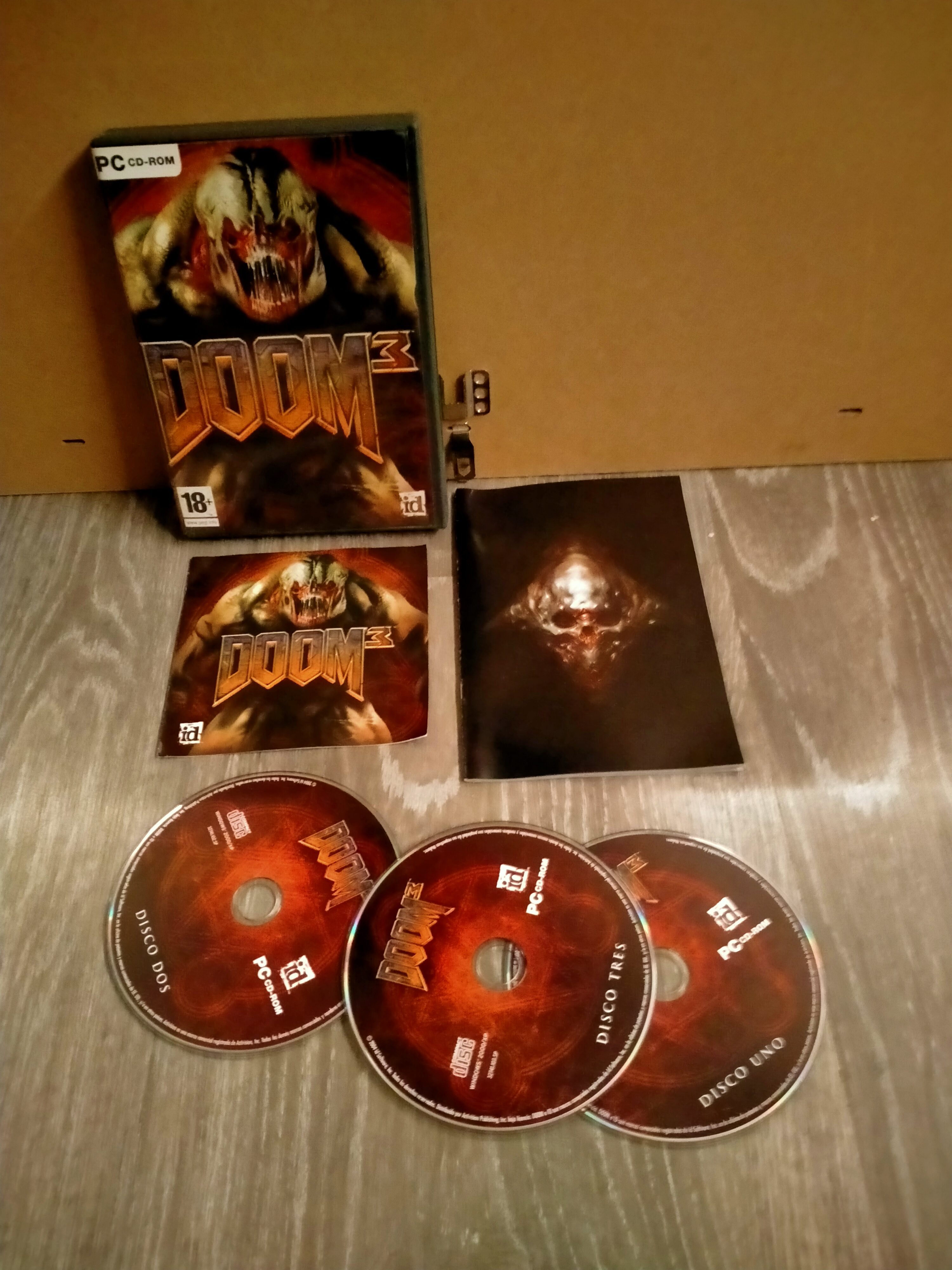 Edición física de Doom 3