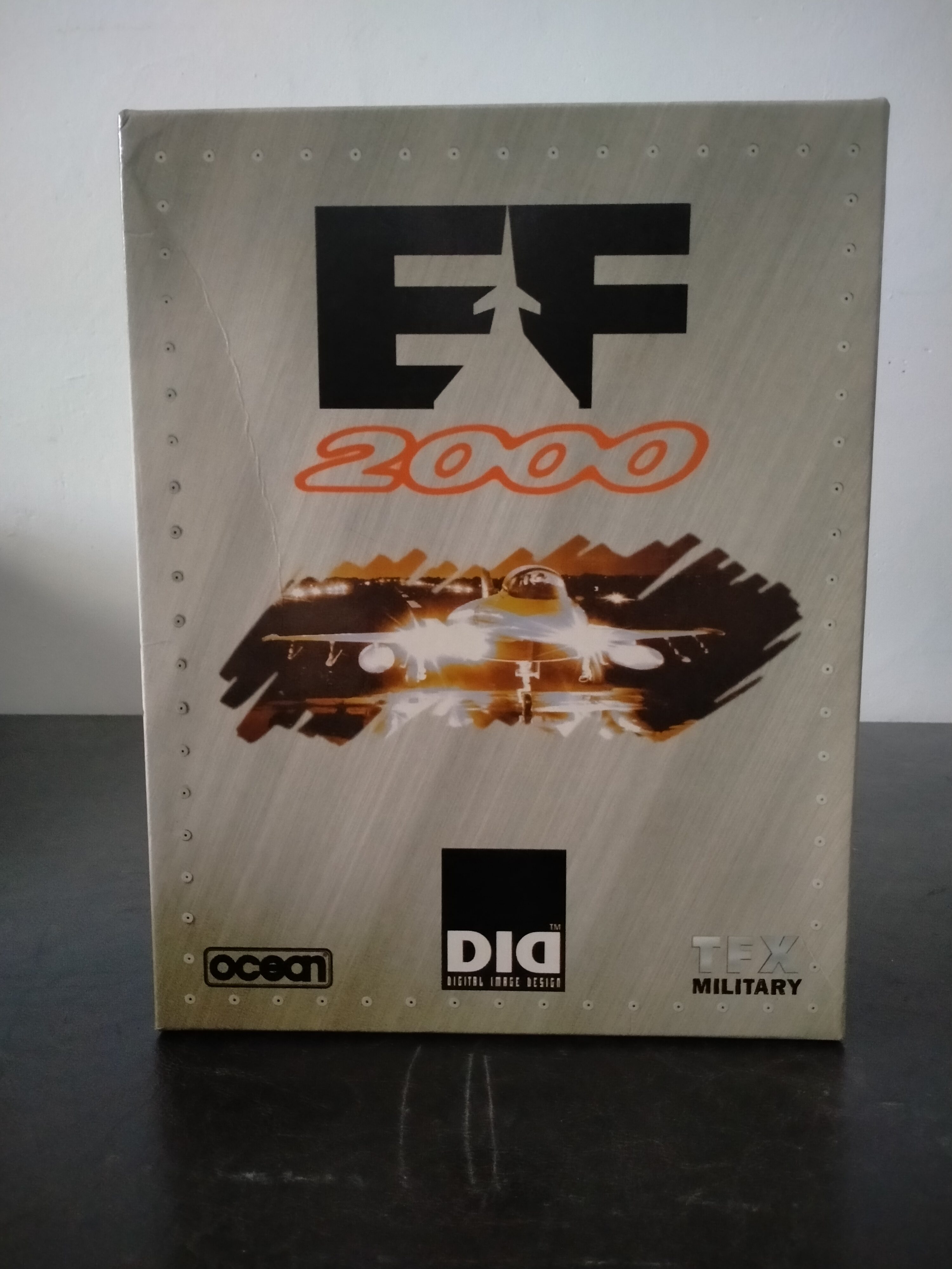 Portada de EF2000, formato Big Box, para MS-DOS