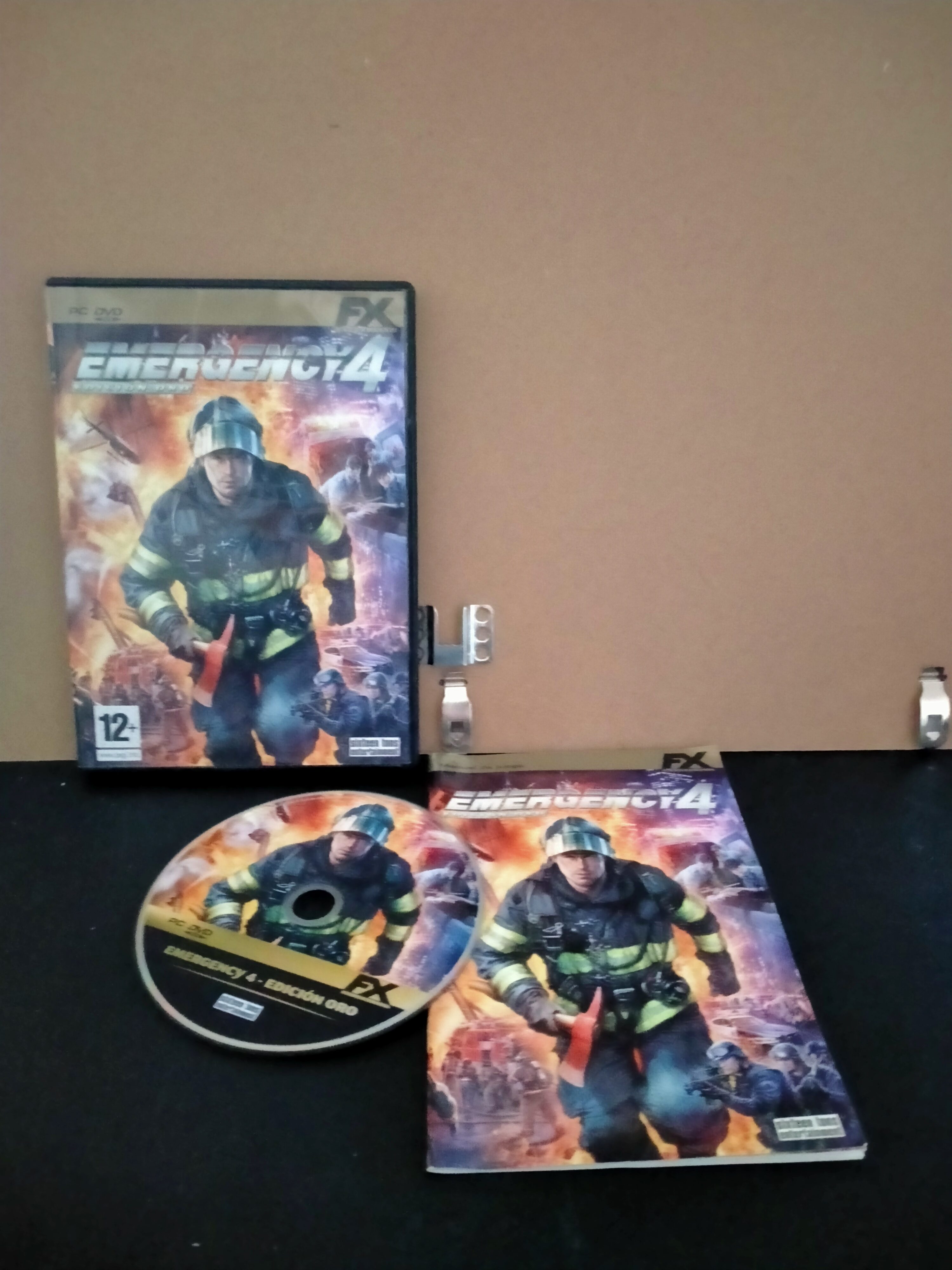 Edición física de Emergency 4: Edición Oro