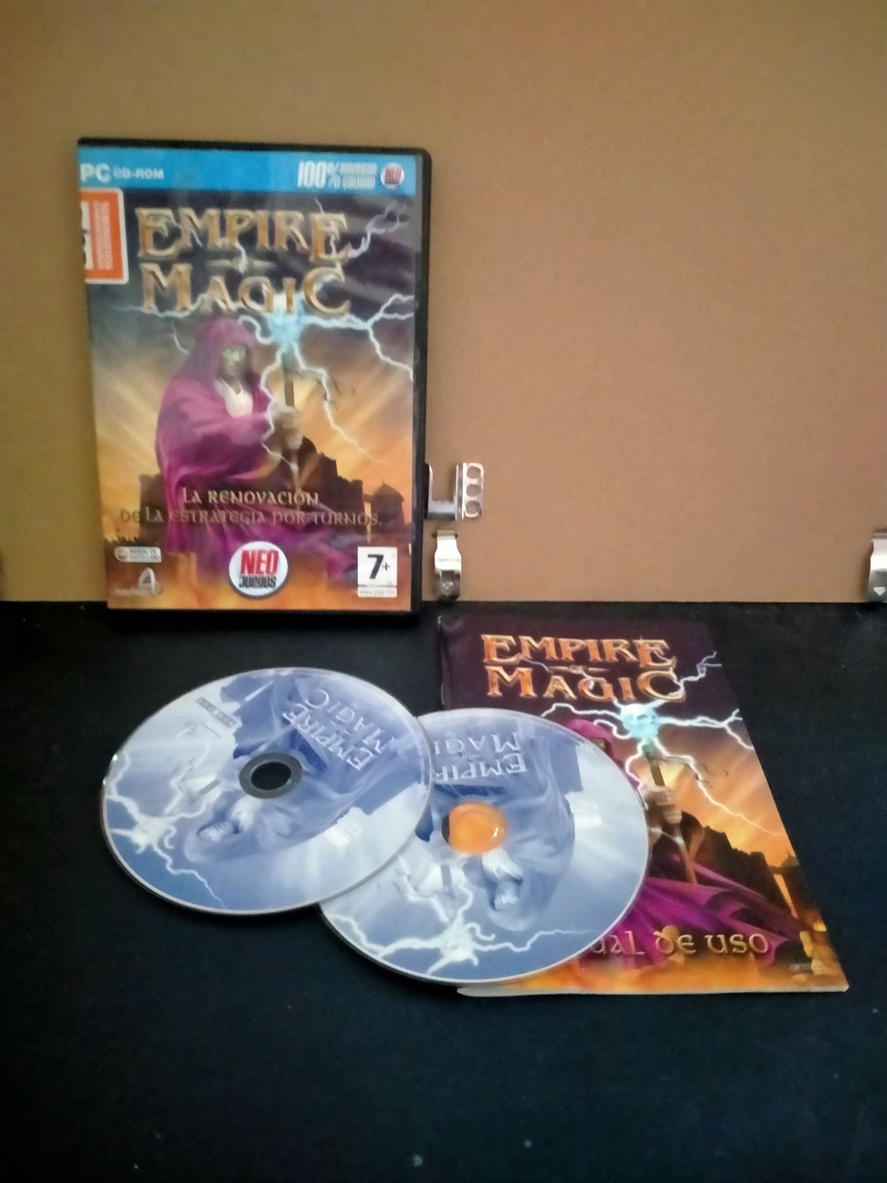 Edición física de Empire of Magic