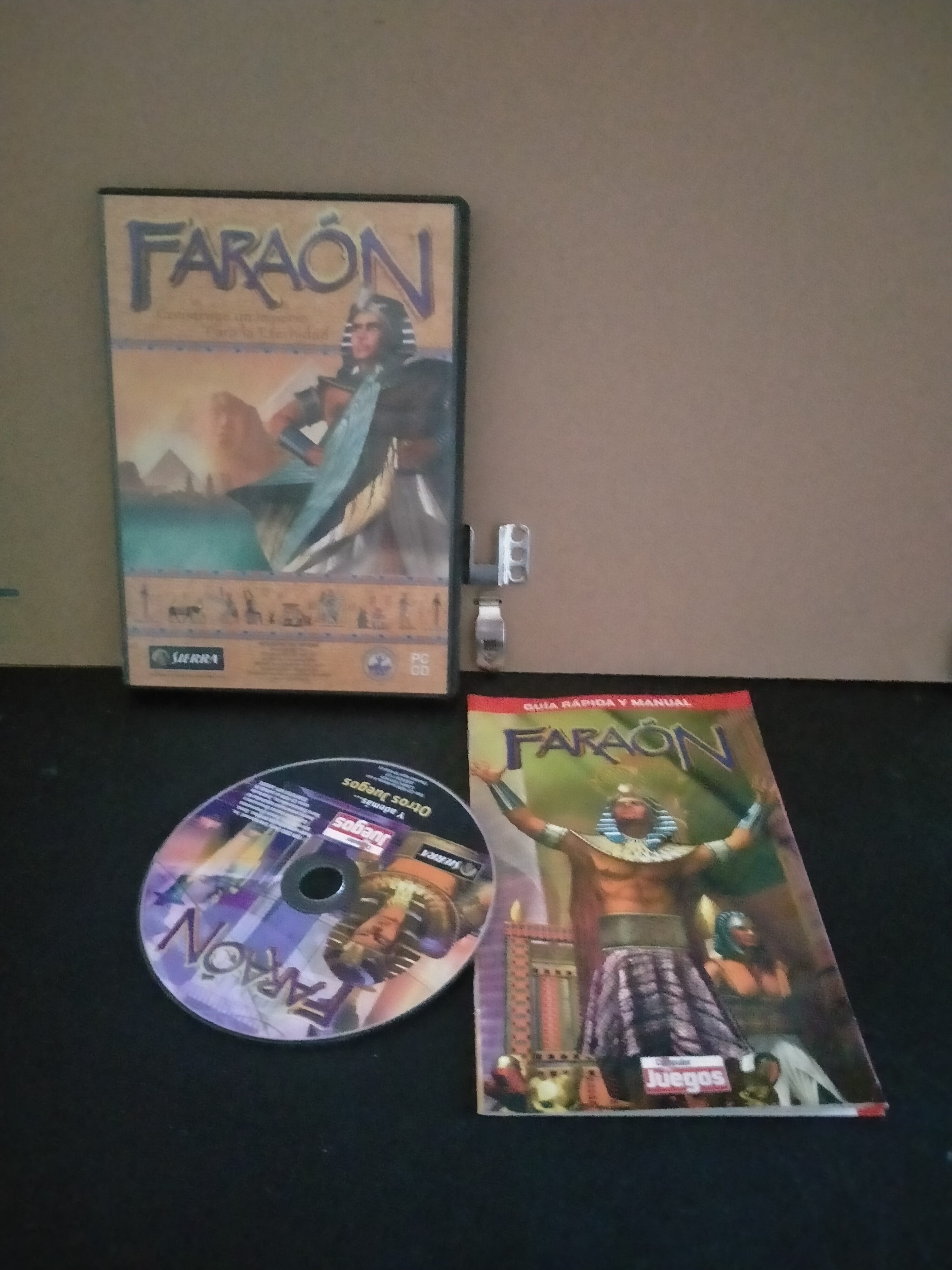 Edición física de Faraón