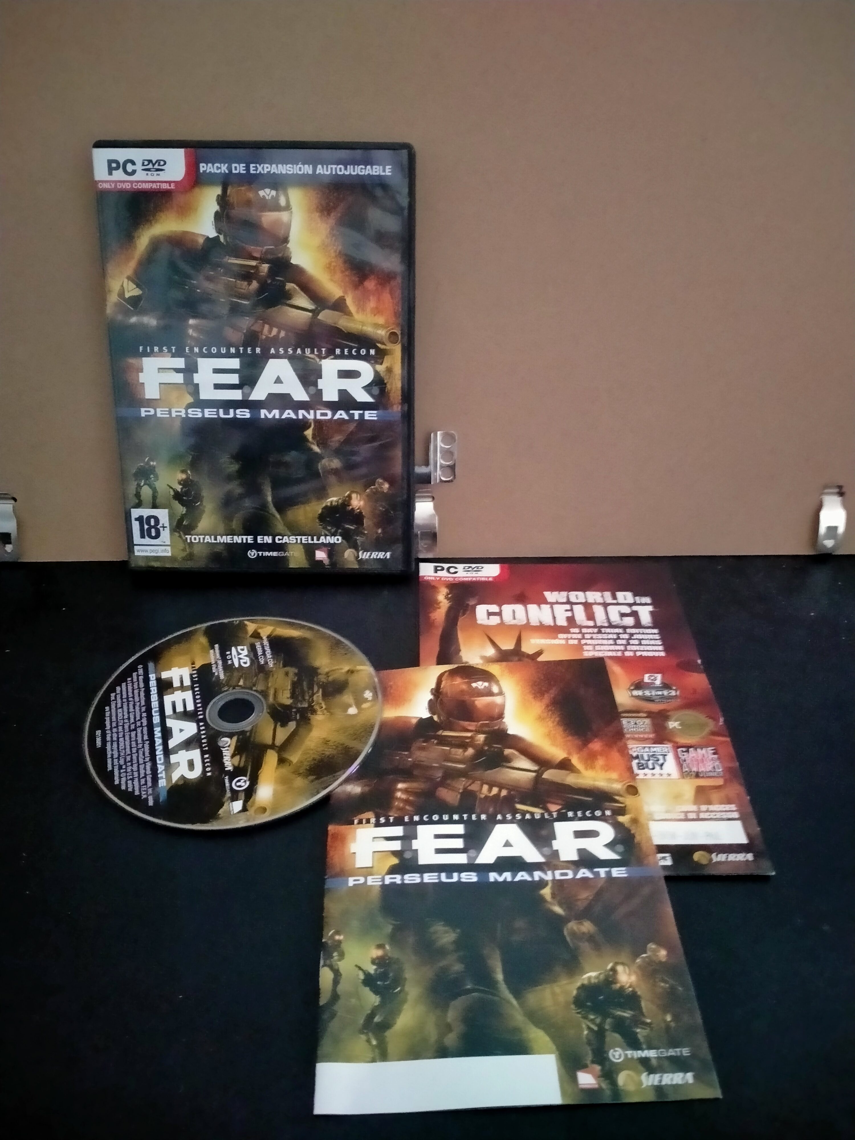 Edición física de F.E.A.R.: Perseus Mandate