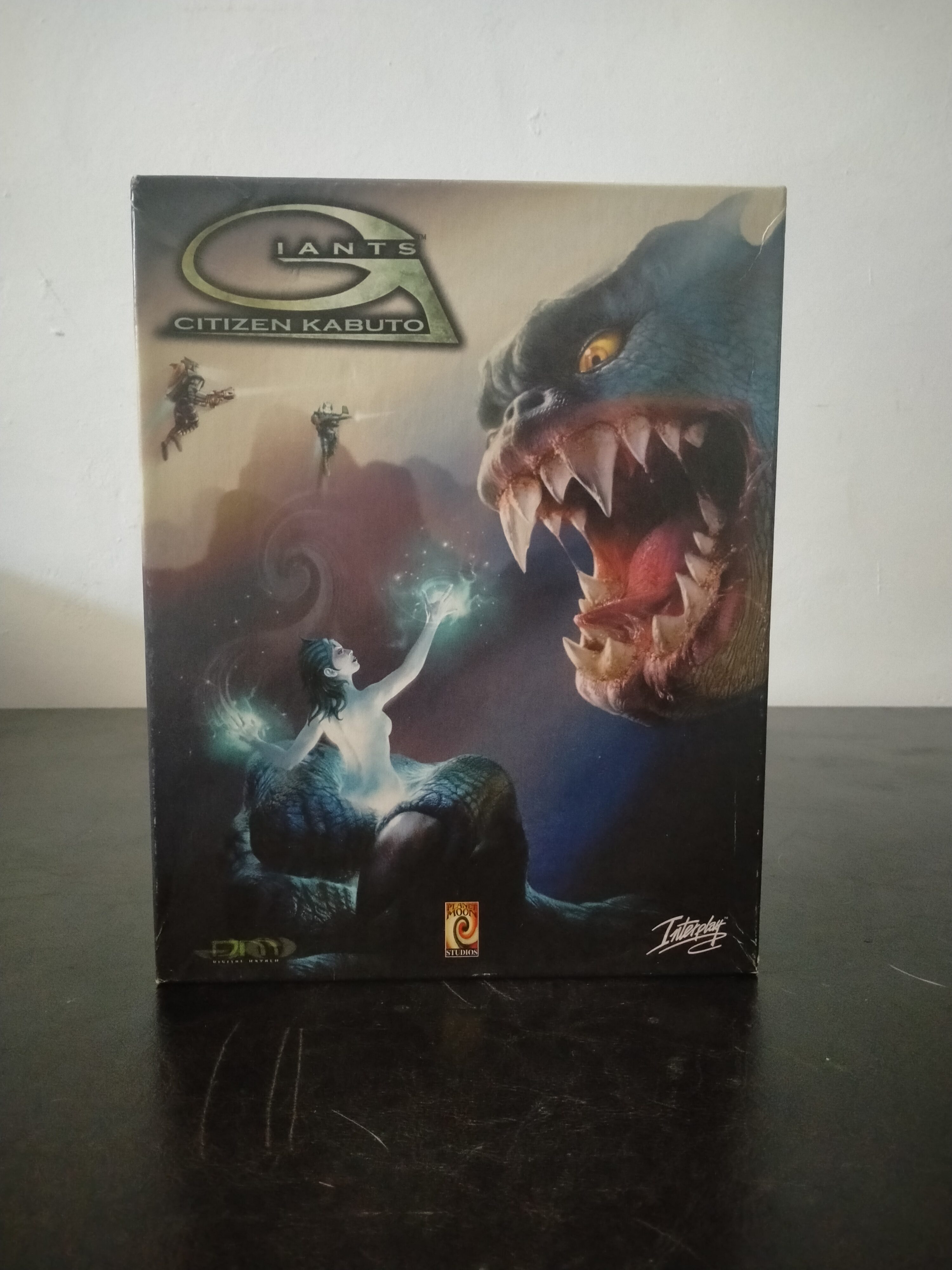 Edición física de Giants: Citizen Kabuto, formato Big Box, para Windows 95, Windows 98, Windows Me