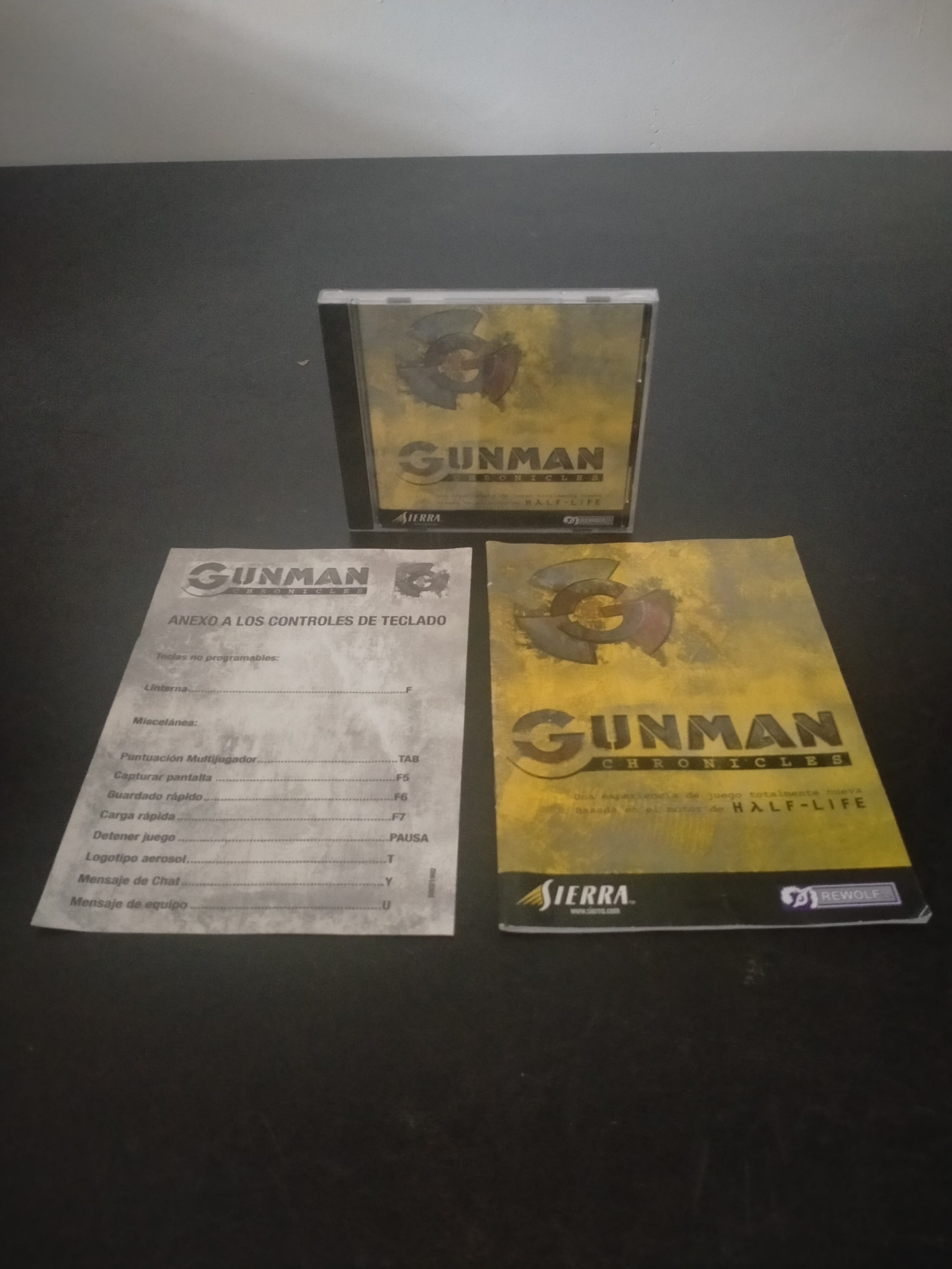 Portada de Gunman Chronicles, formato Jewel Case, para Windows 95, Windows 98, Windows Me
