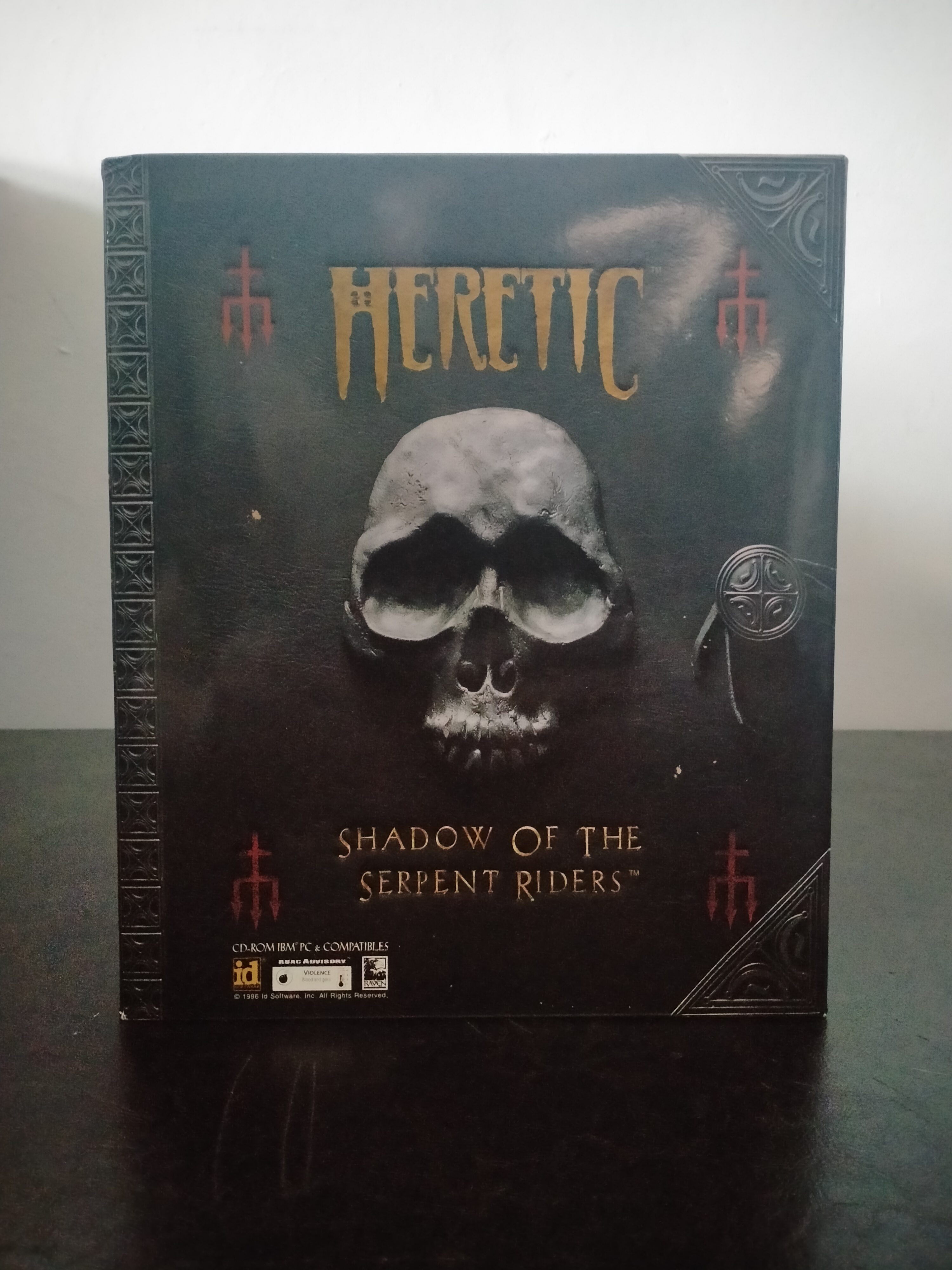 Portada de Heretic: Shadow of the Serpent Riders, formato Big Box, para MS-DOS