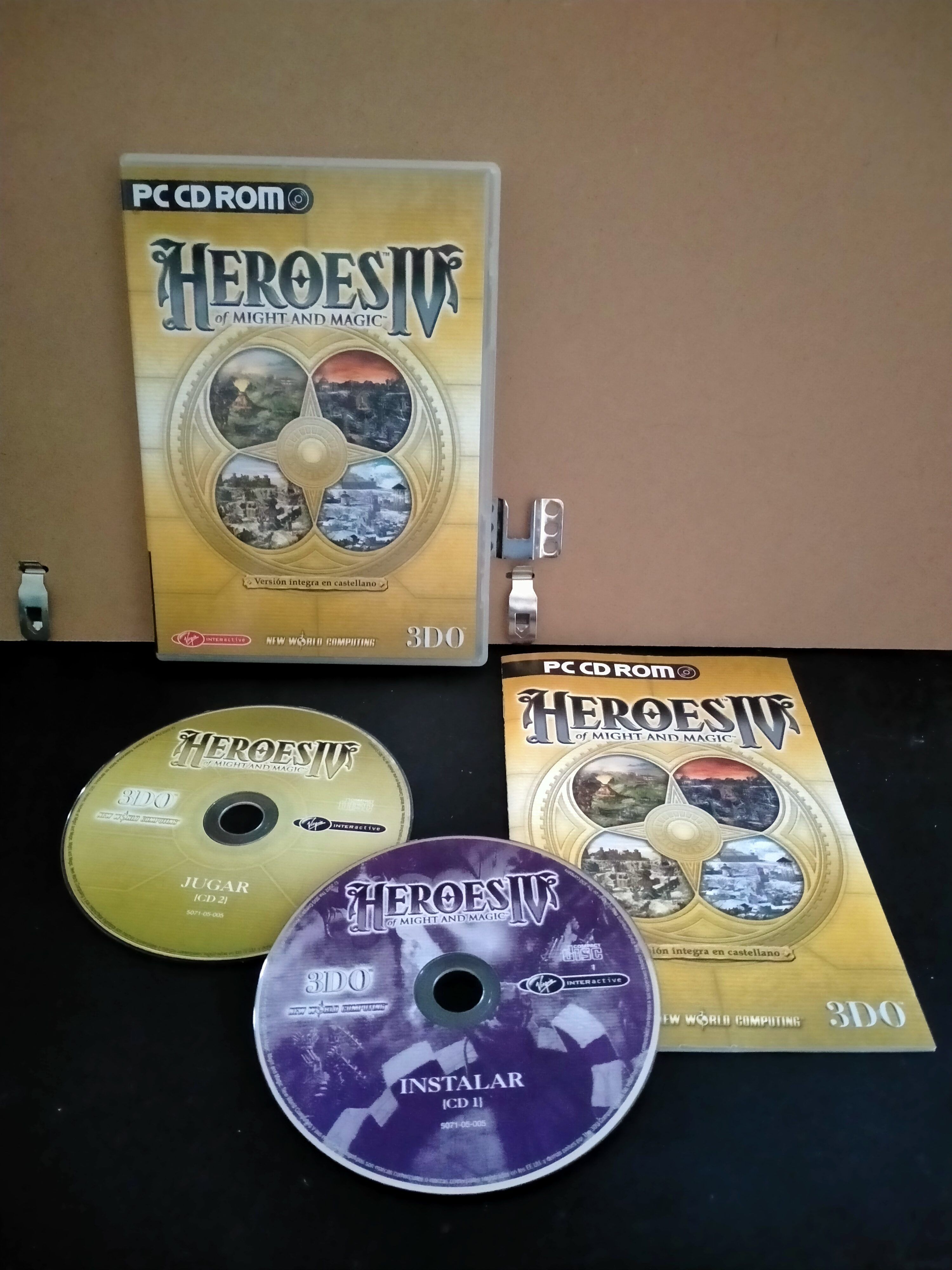 Edición física de Heroes of Might and Magic IV