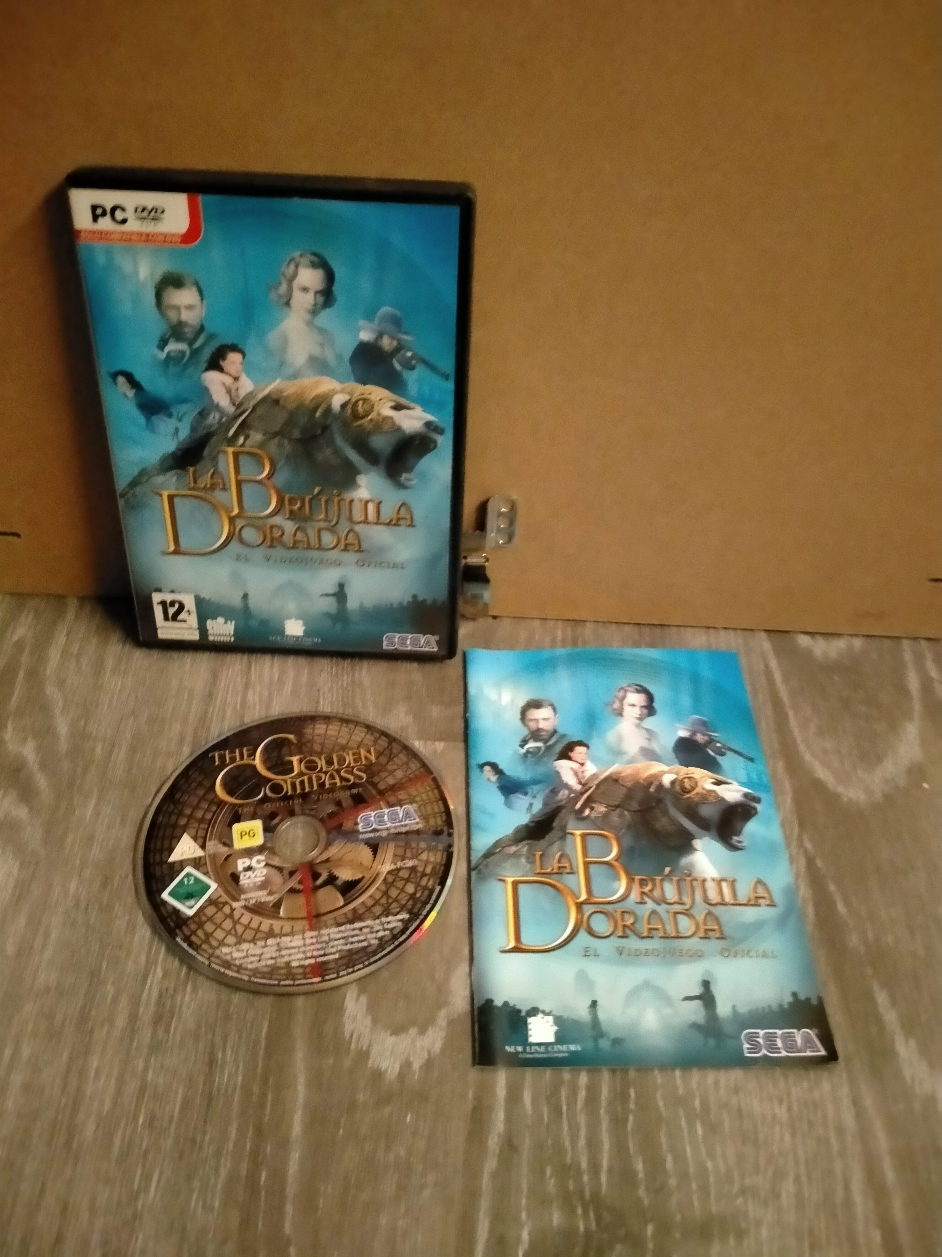 Edición física de La Brújula Dorada: El Videojuego Oficial
