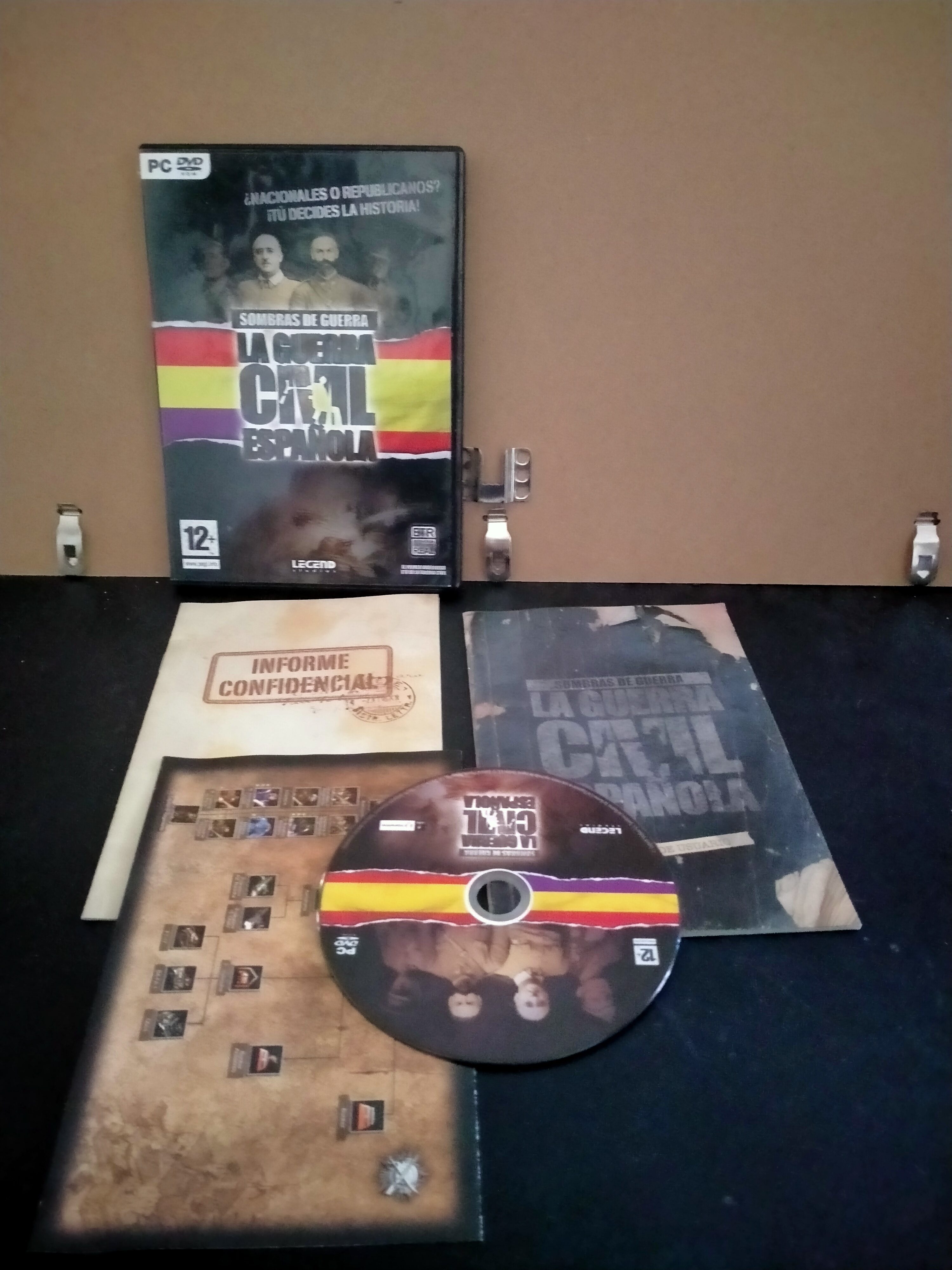Edición física de La Guerra Civil Española: Sombras de Guerra