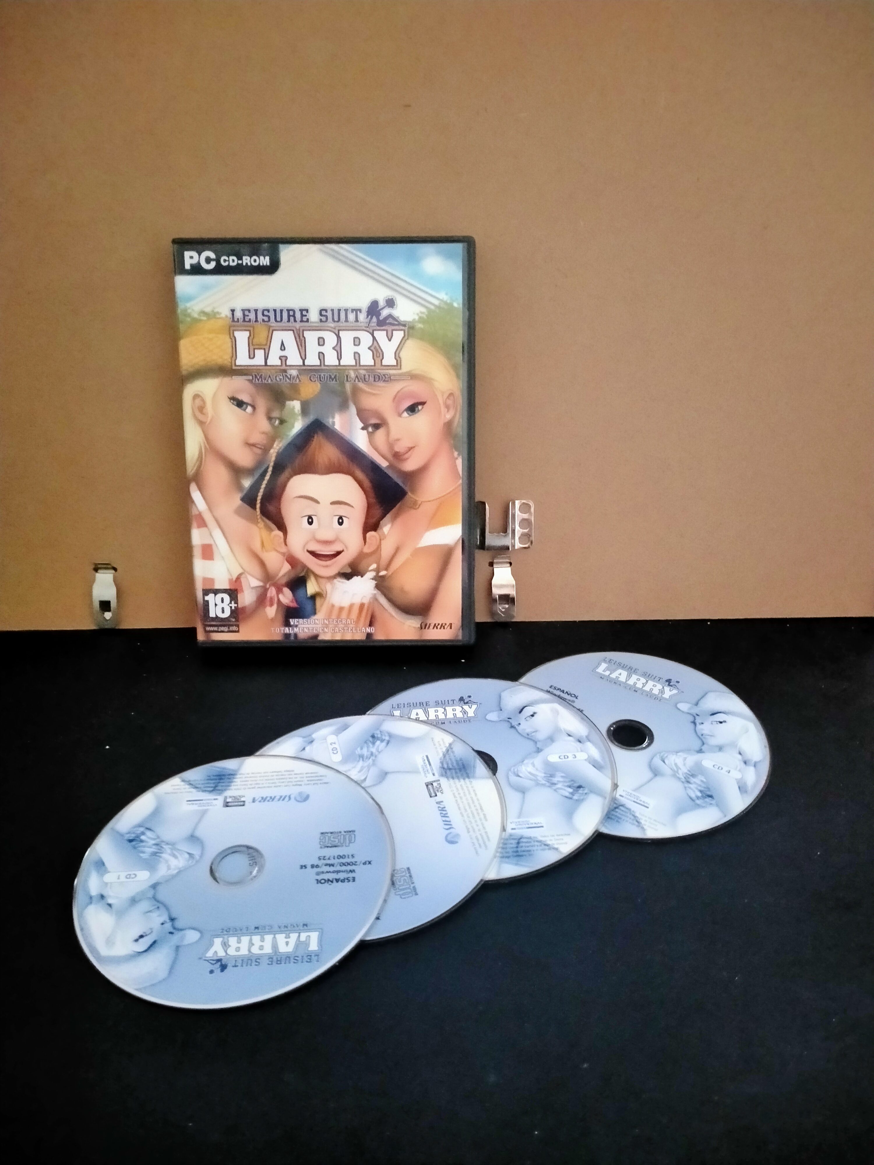 Edición física de Leisure Suit Larry: Magna Cum Laude