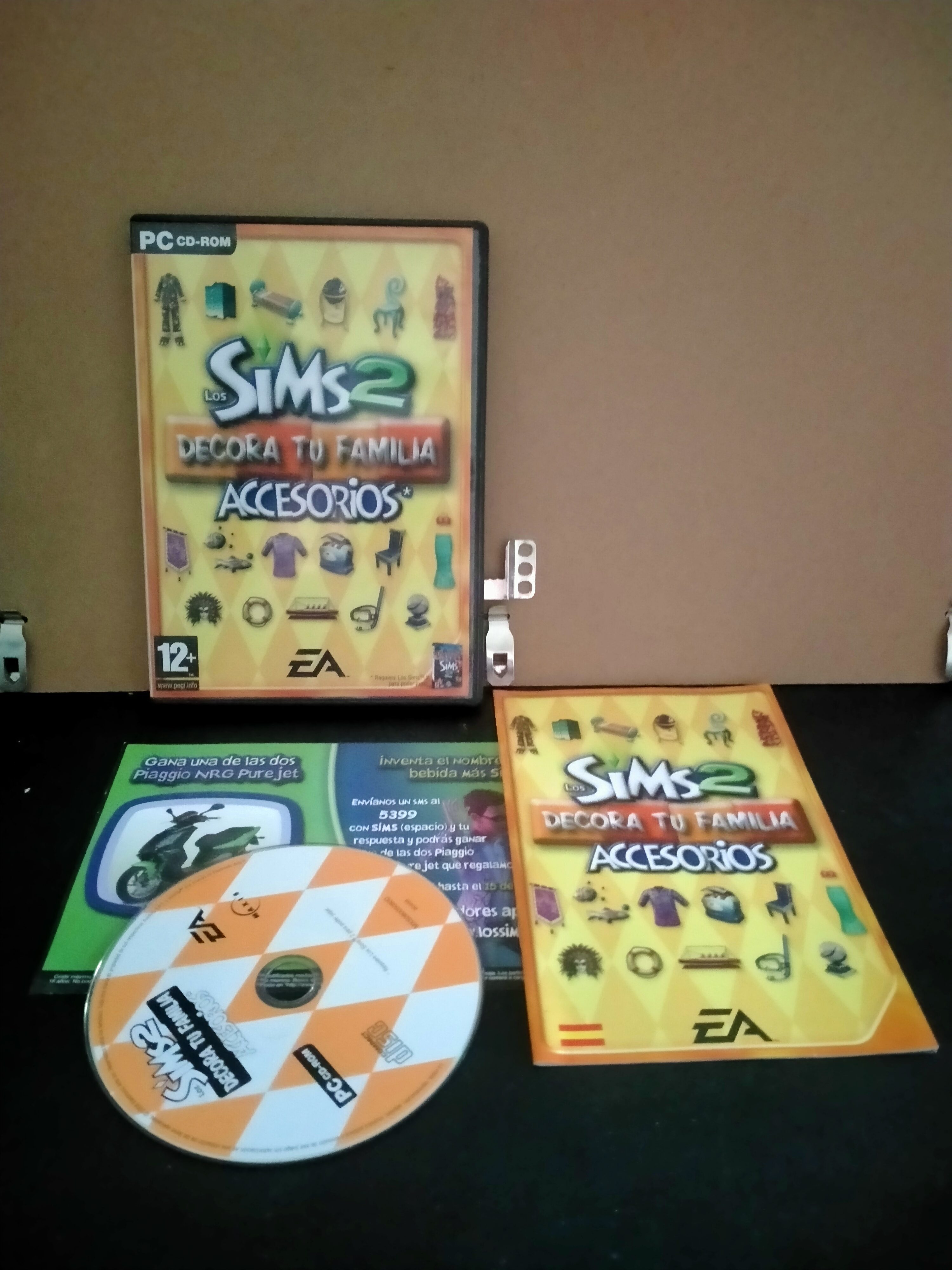 Edición física de Los Sims 2: Accesorios - Decora tu Familia