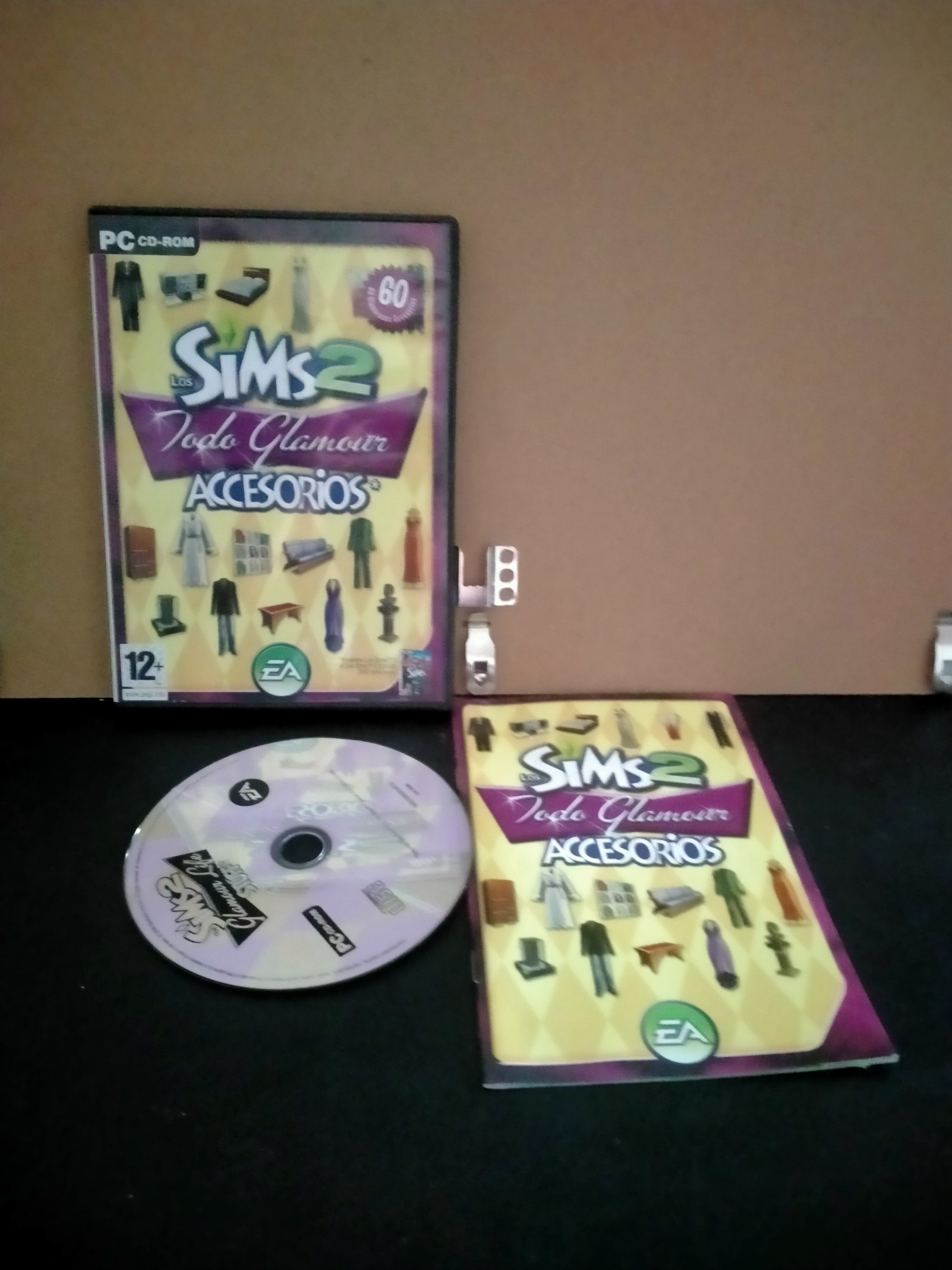 Edición física de Los Sims 2: Accesorios - Todo Glamour
