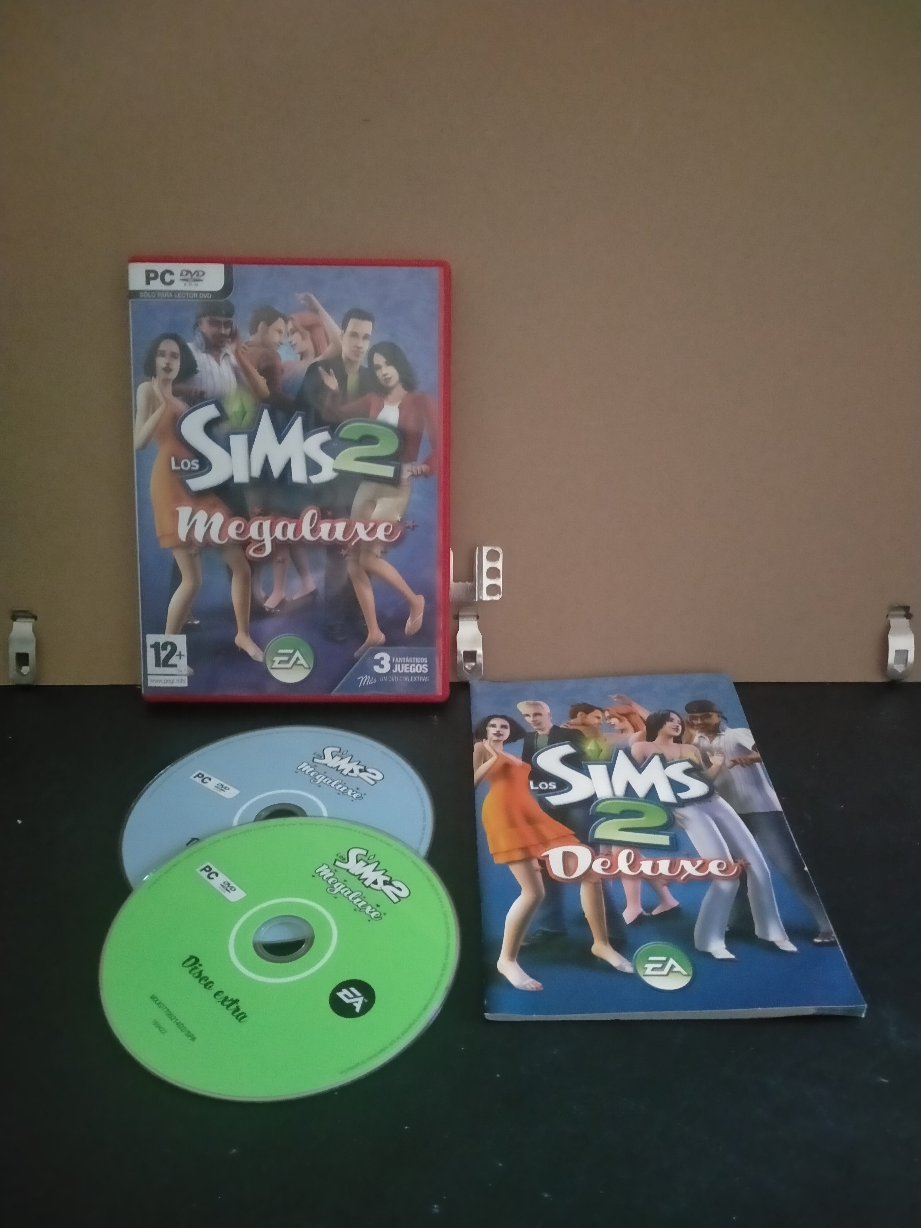Edición física de Los Sims 2: Megaluxe