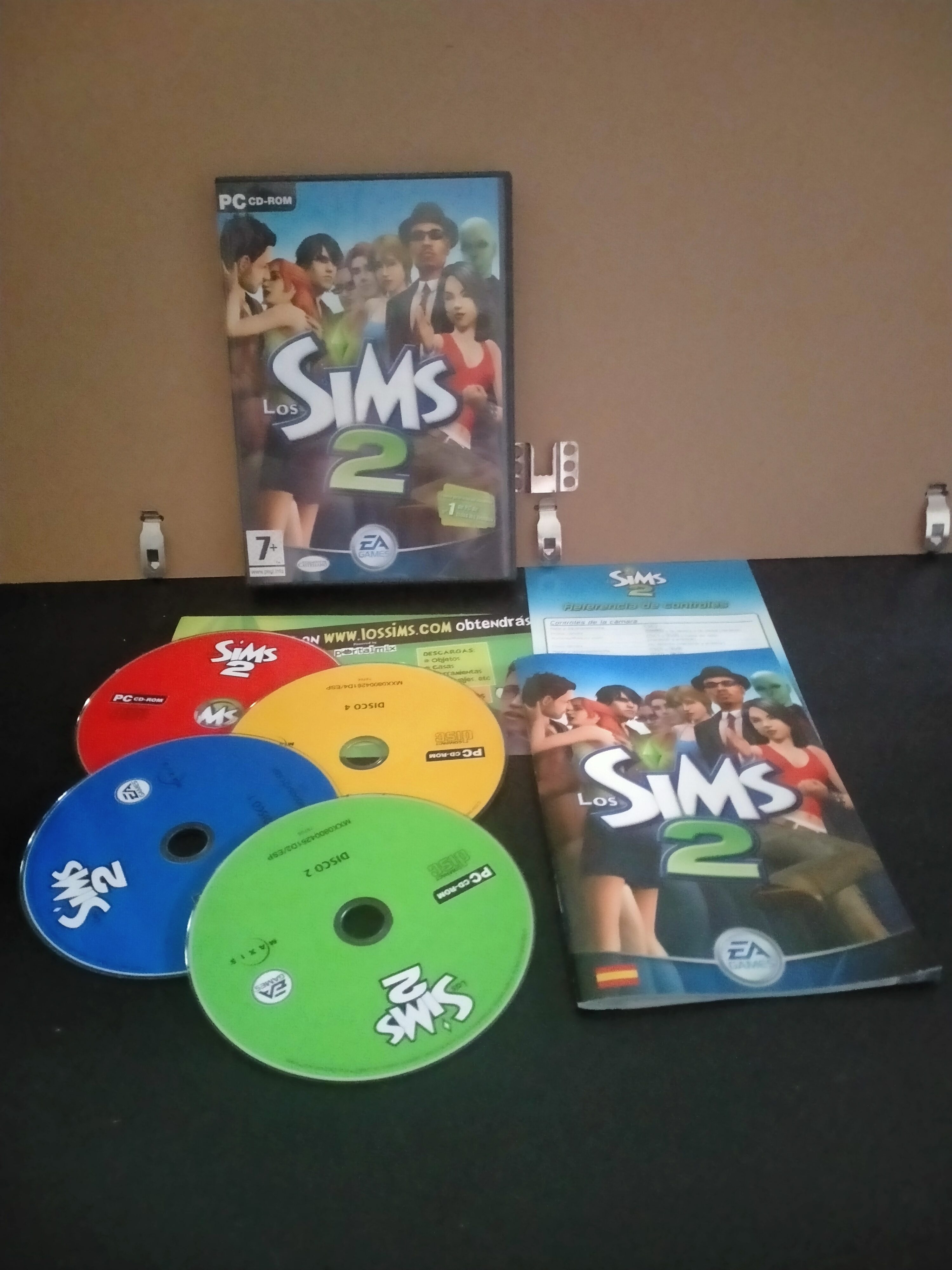Edición física de Los Sims 2