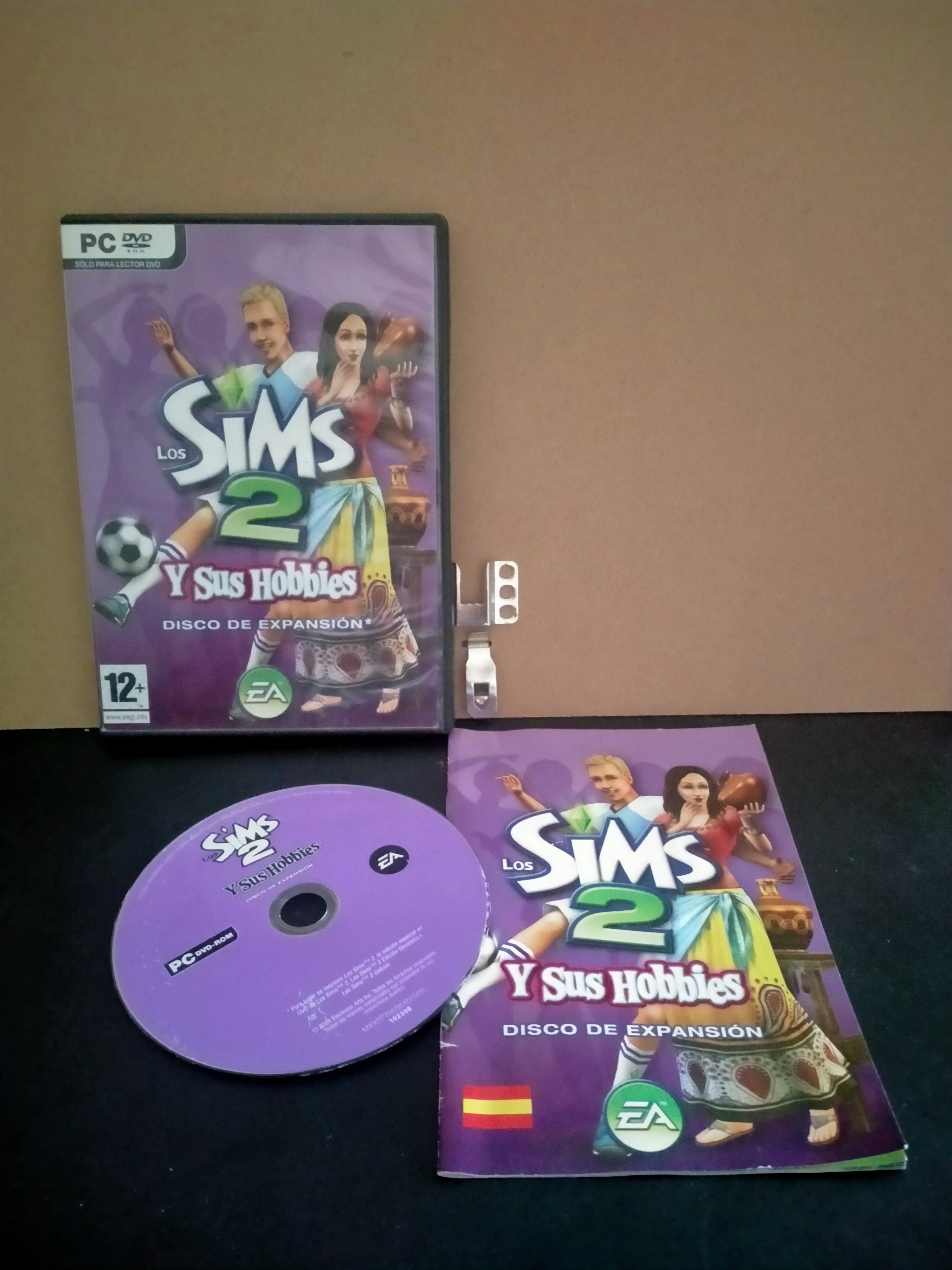 Edición física de Los Sims 2 y sus Hobbies