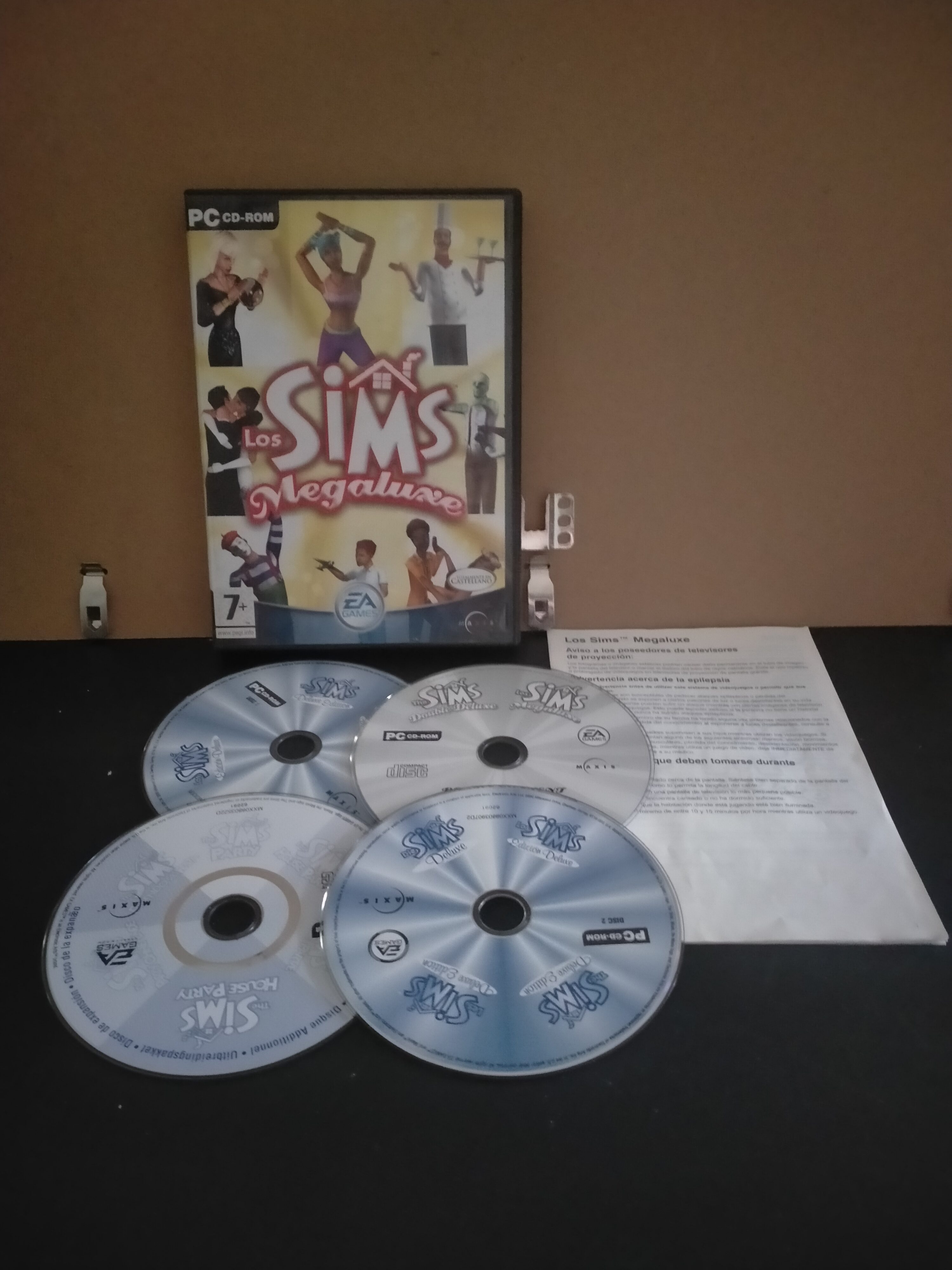 Edición física de Los Sims: Megaluxe