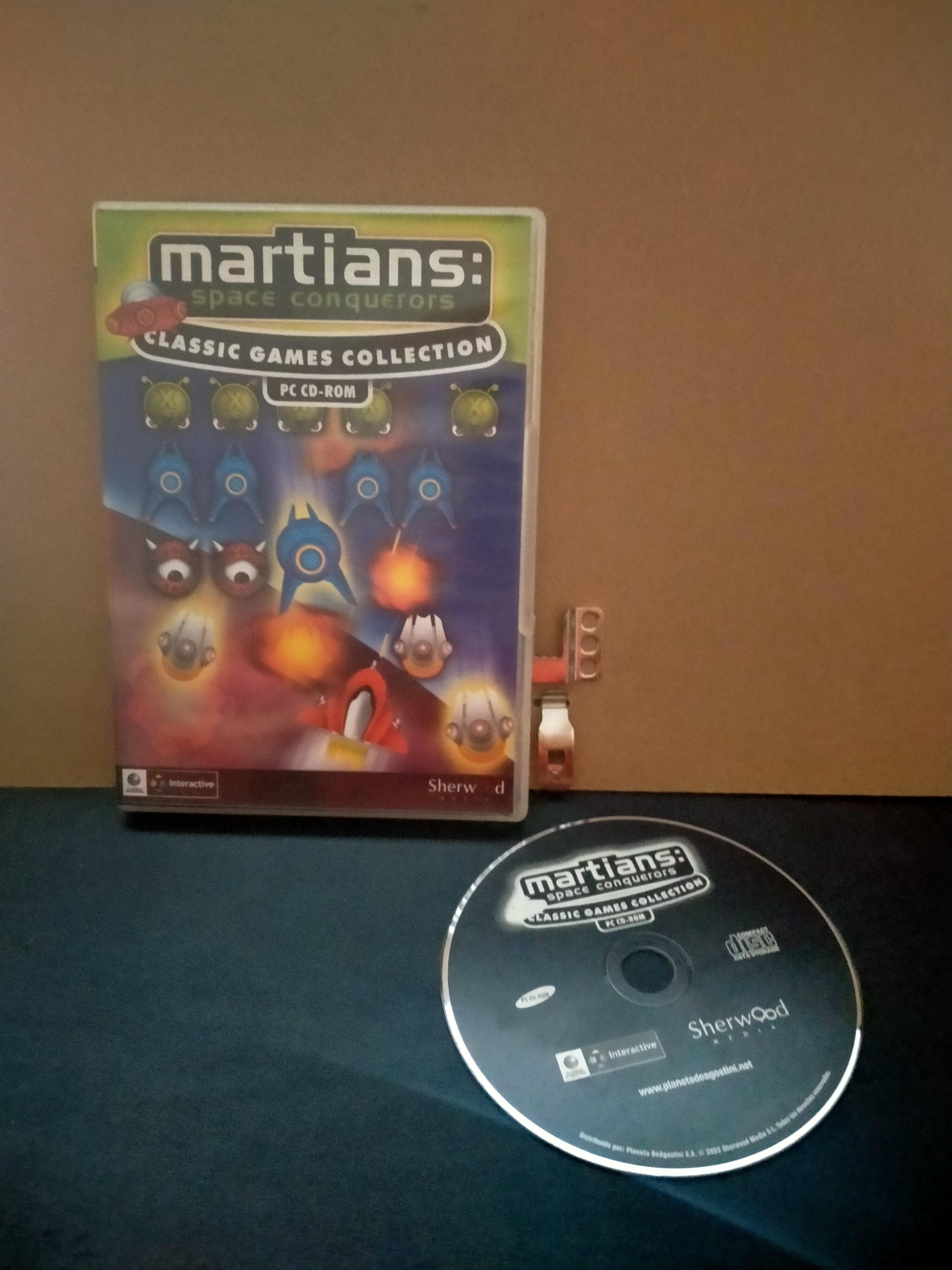 Edición física de Martians: Space Conquerors