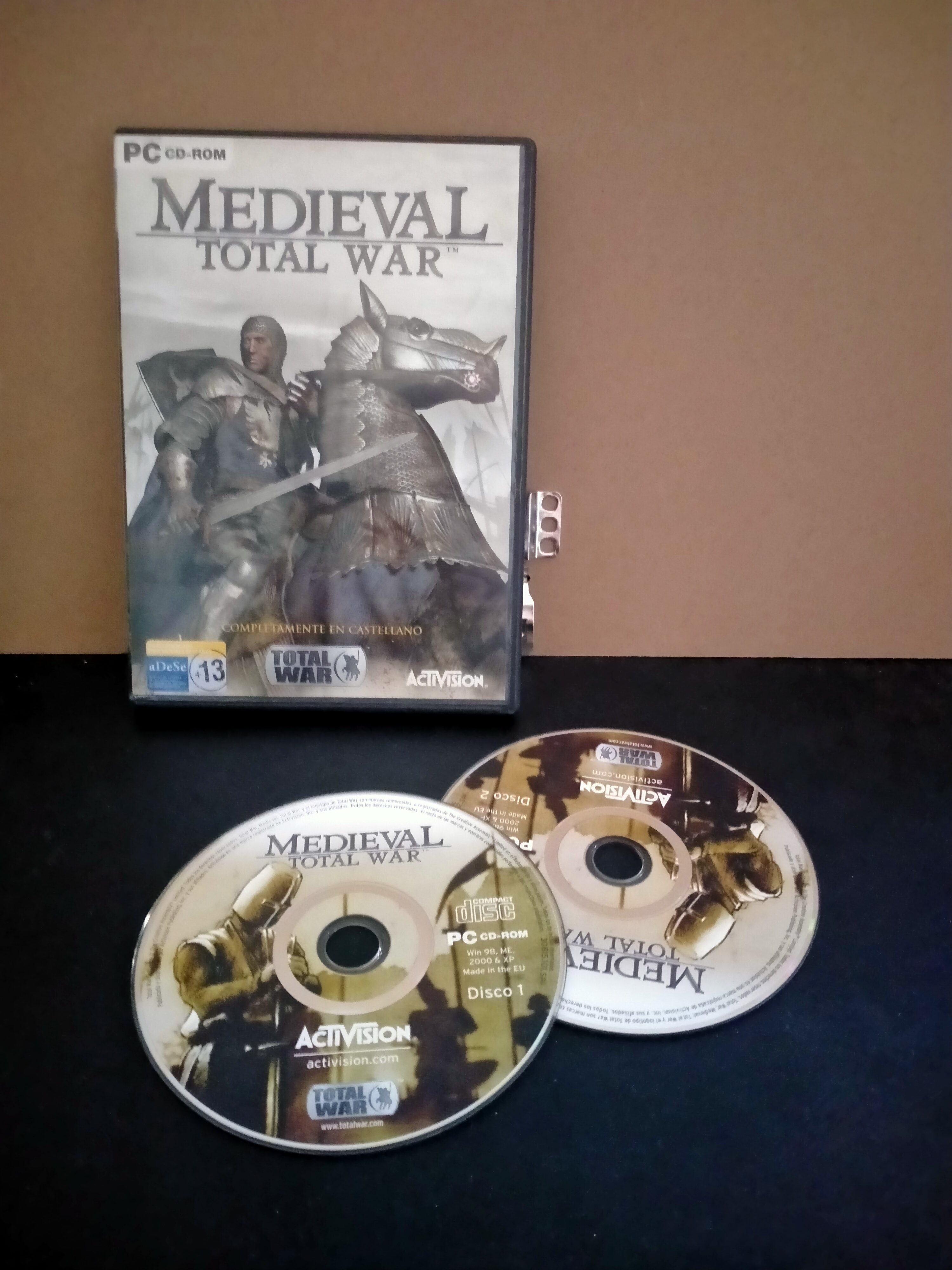 Edición física de Medieval: Total War