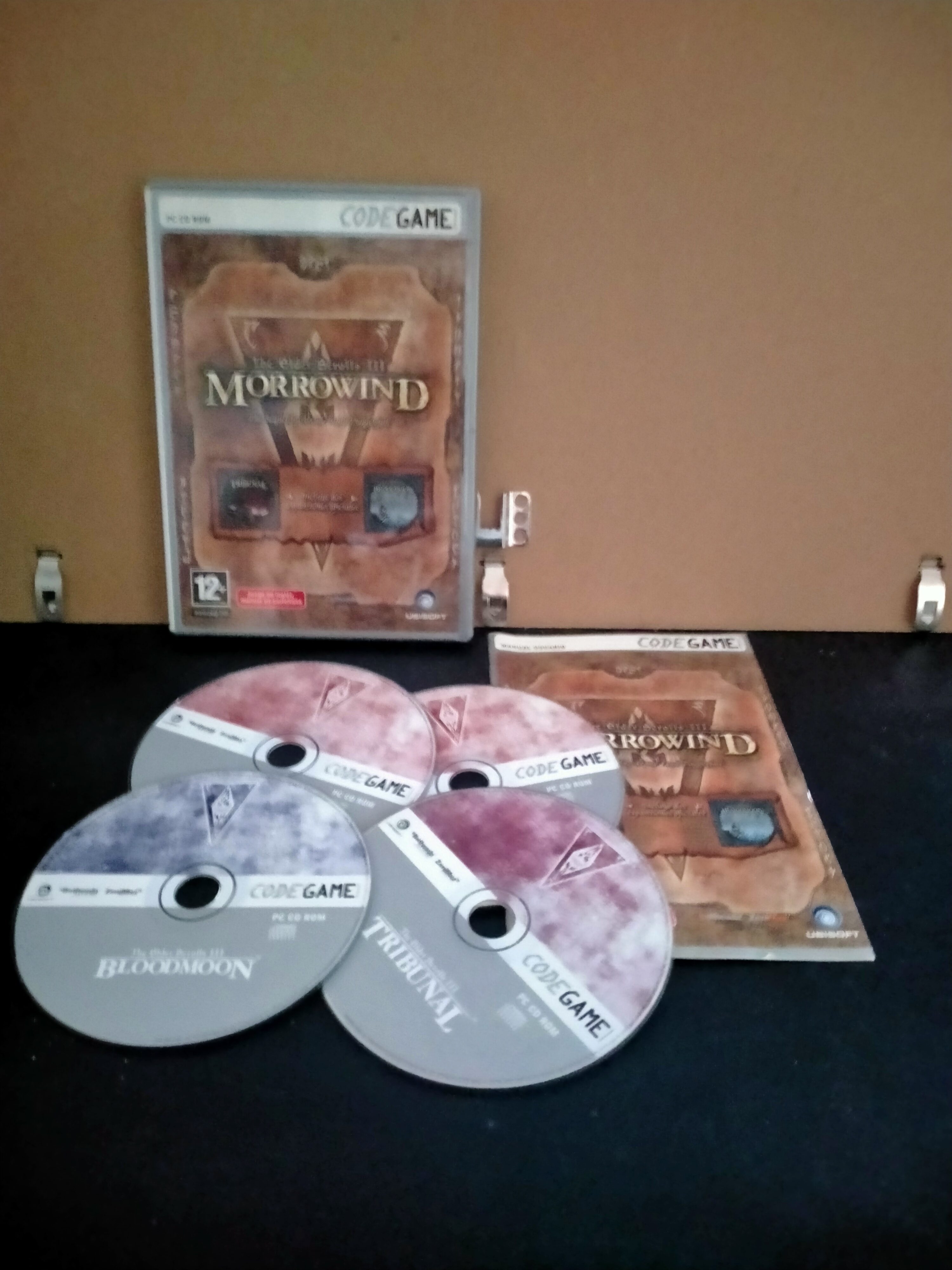 Edición física de The Elder Scrolls III: Morrowind