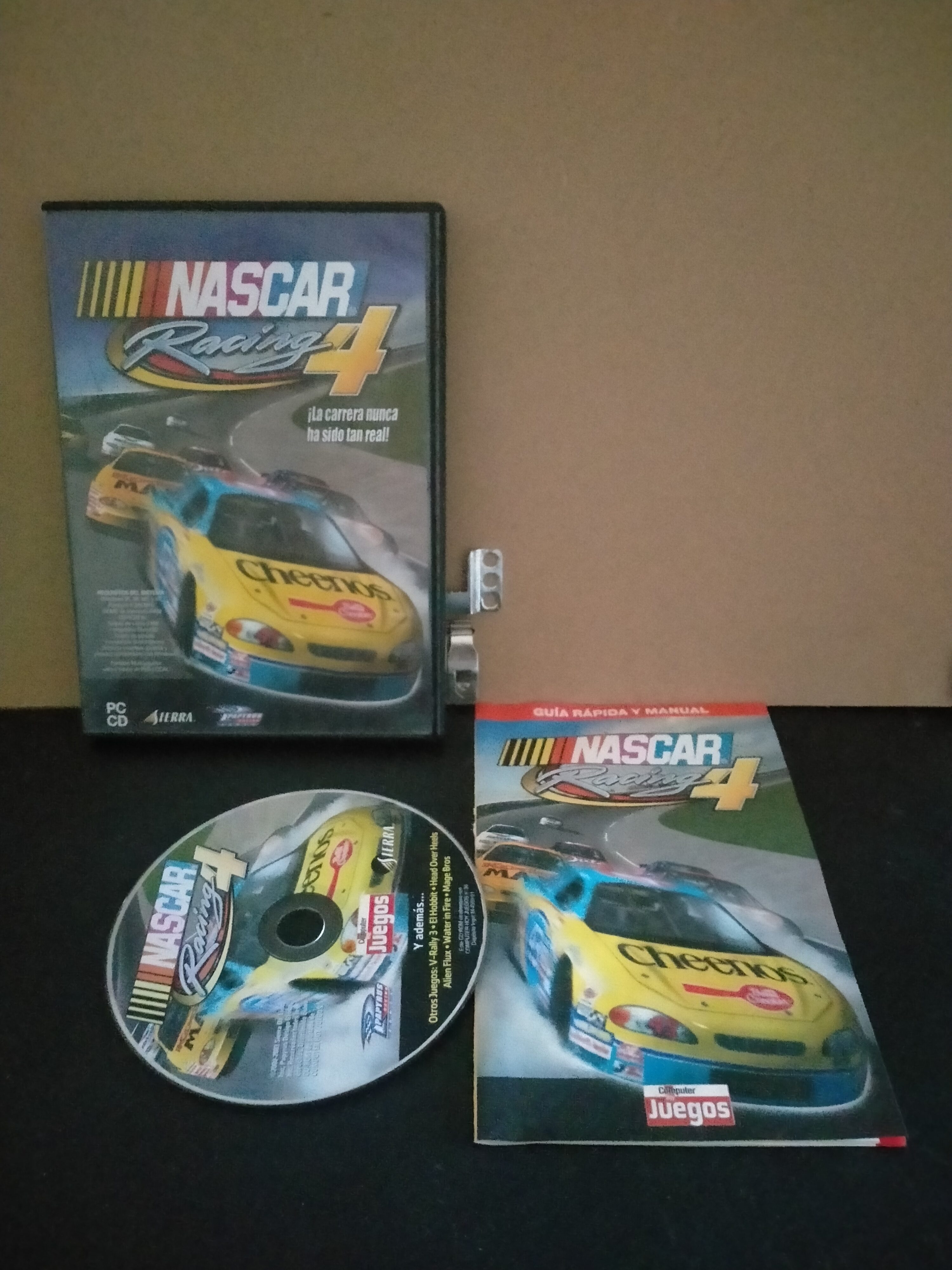 Edición física de Nascar racing 4