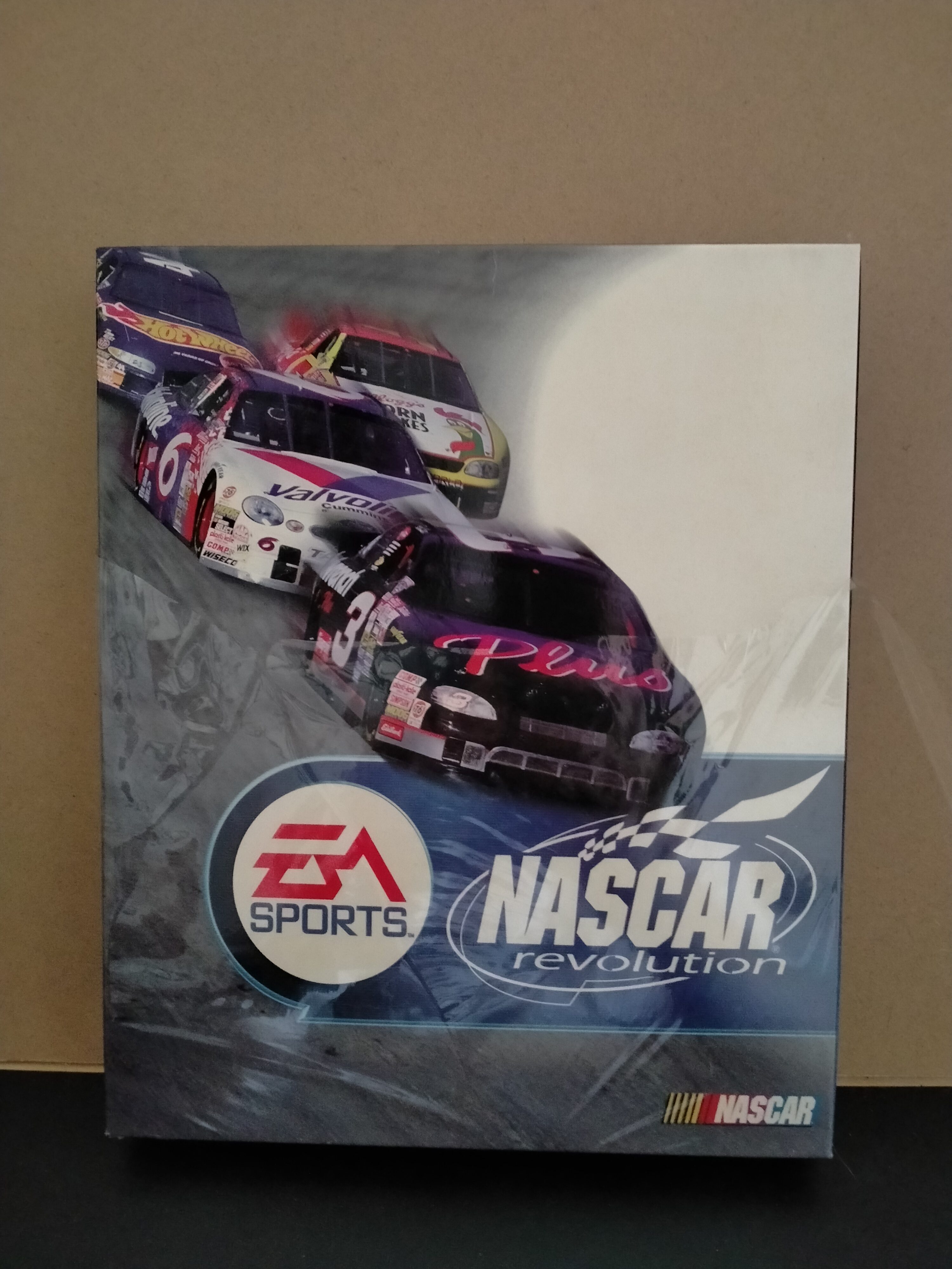 Edición física de NASCAR Revolution