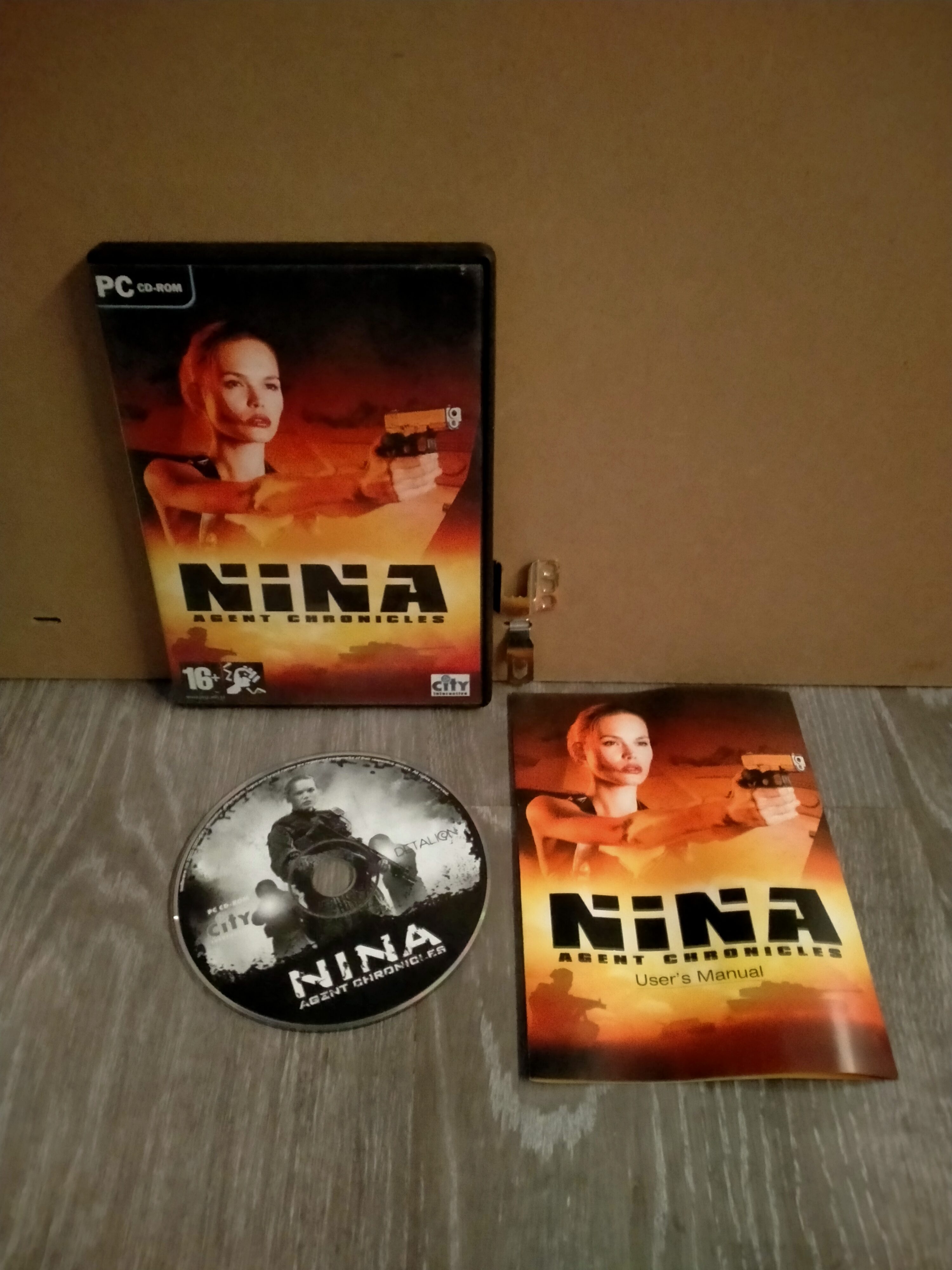 Edición física de Nina: Agent Chronicles