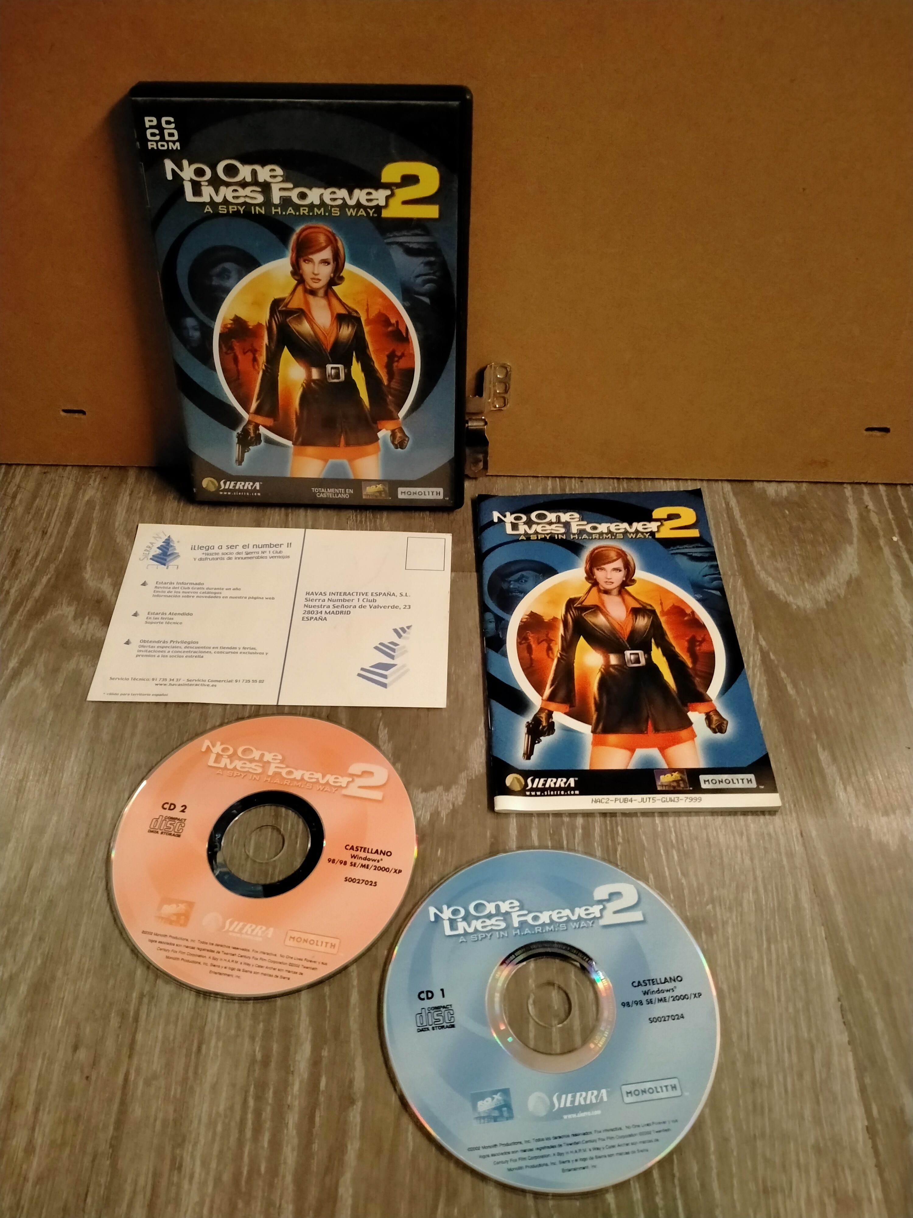Edición física de No One Lives Forever 2: A Spy in H.A.R.M.'s Way