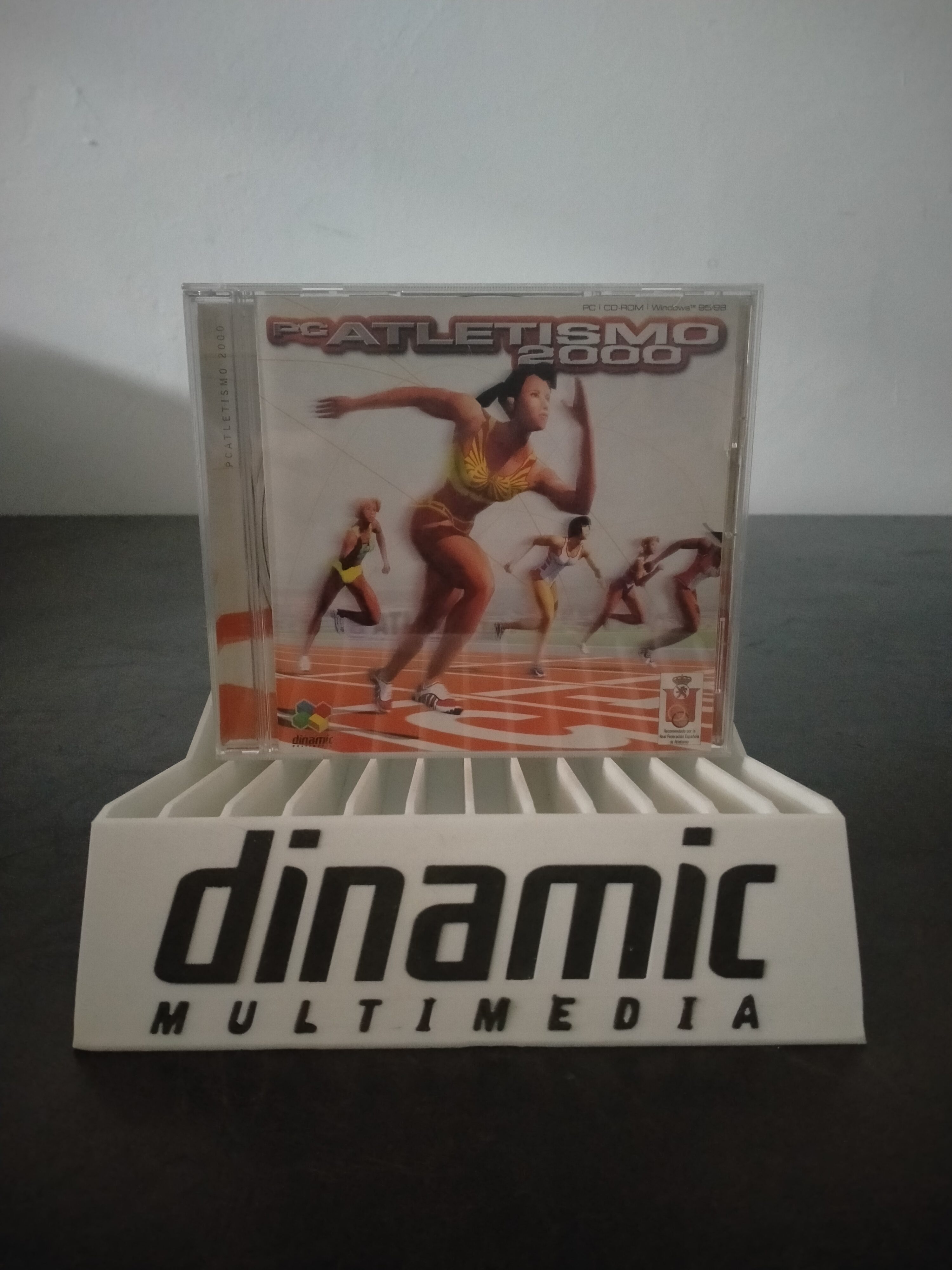 Portada de PC Atletismo 2000, formato Jewel Case, para Windows 95, Windows 98