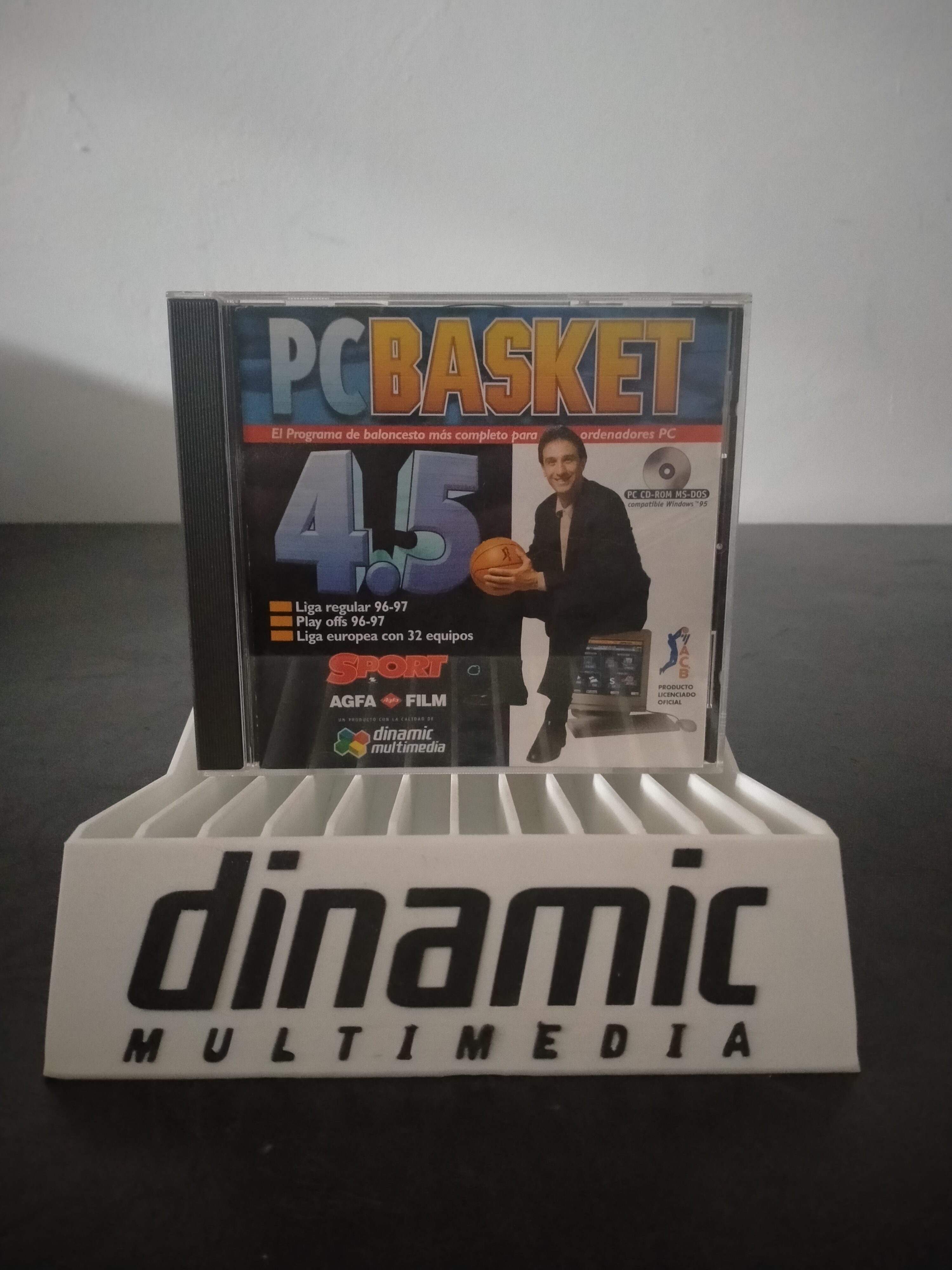 Portada de PC Basket 4.5, formato Jewel Case, para MS-DOS, Windows 95