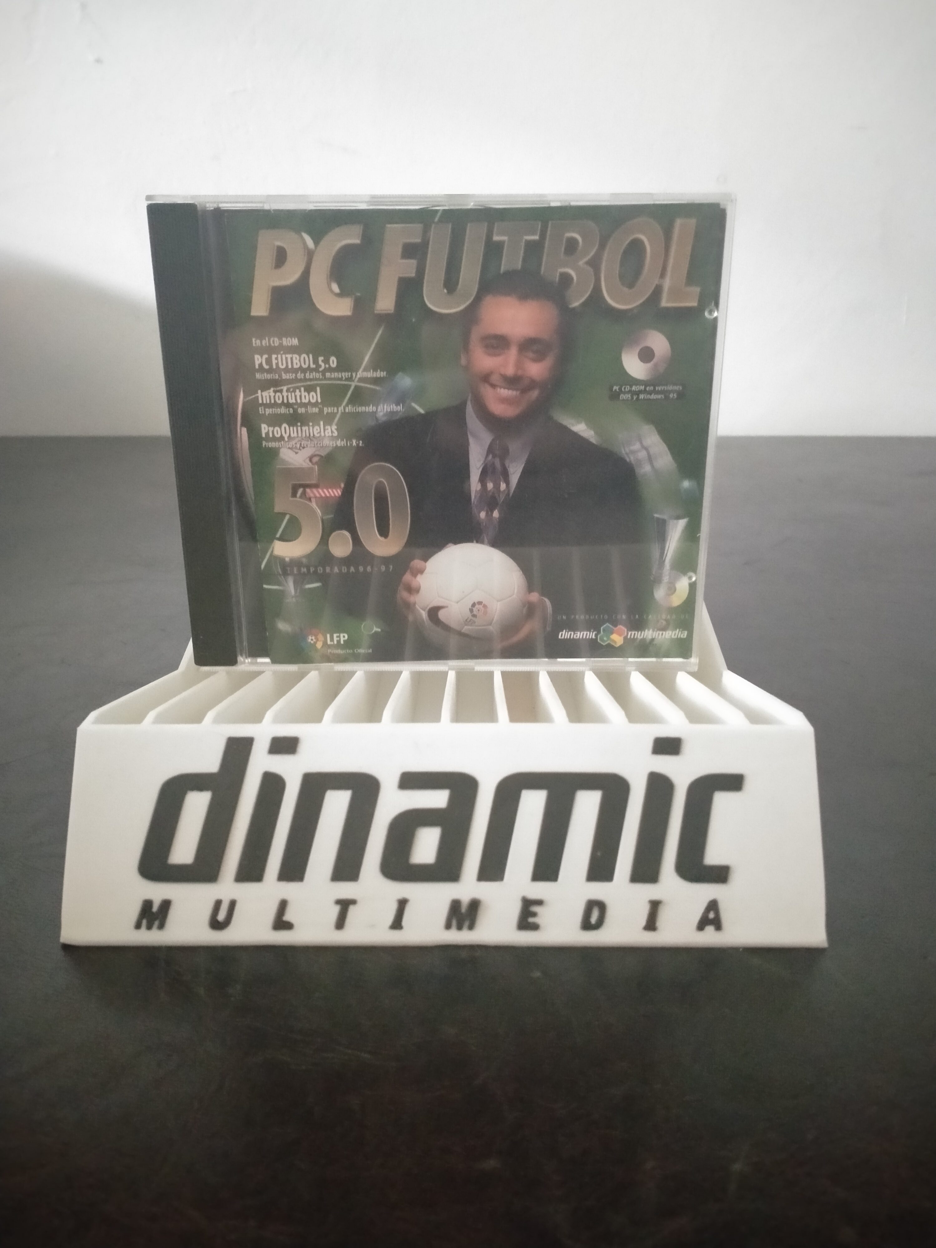 Portada de PC Fútbol 5.0, formato Jewel Case, para MS-DOS, Windows 95
