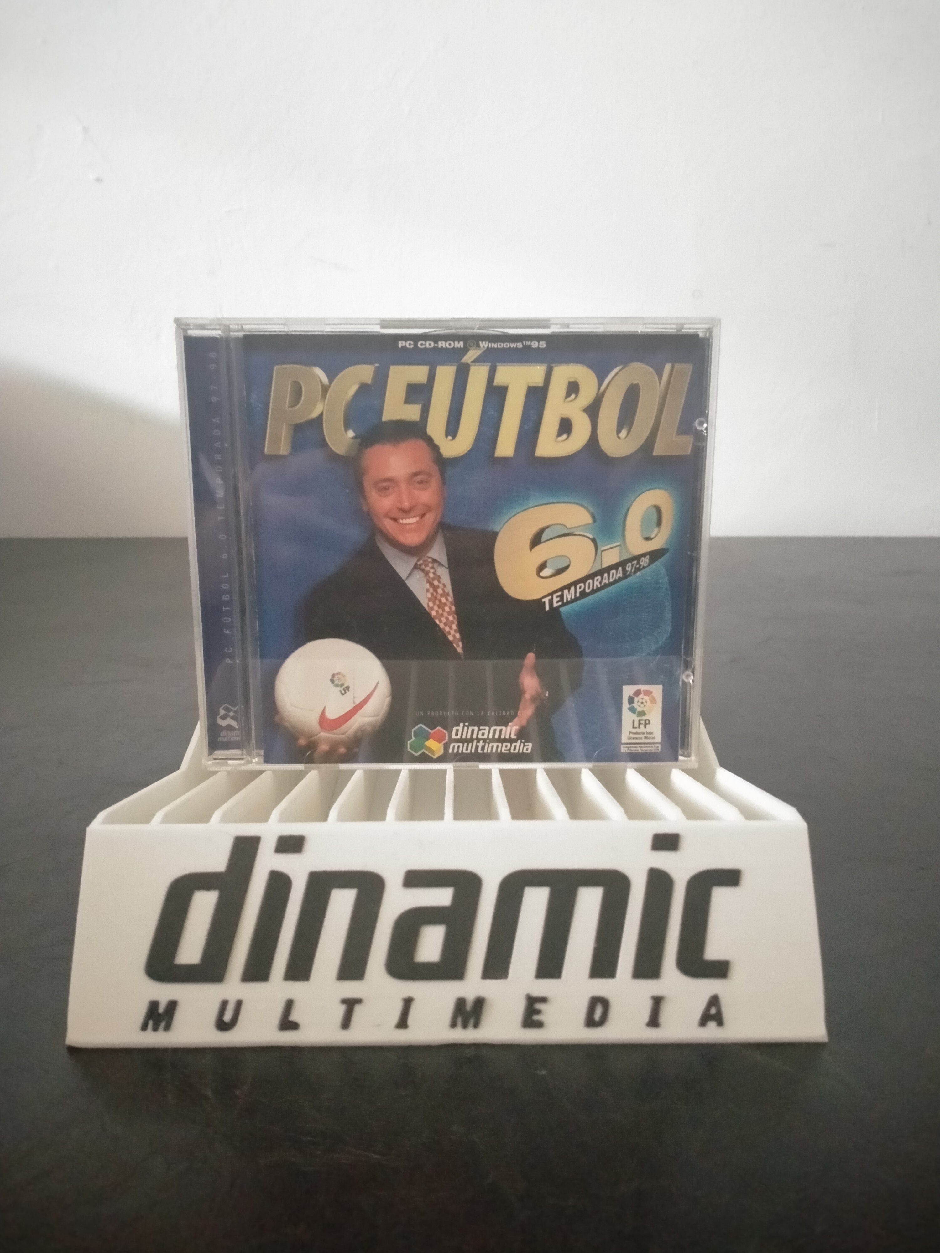 Portada de PC Fútbol 6.0: Temporada 97-98, formato Jewel Case, para Windows 95