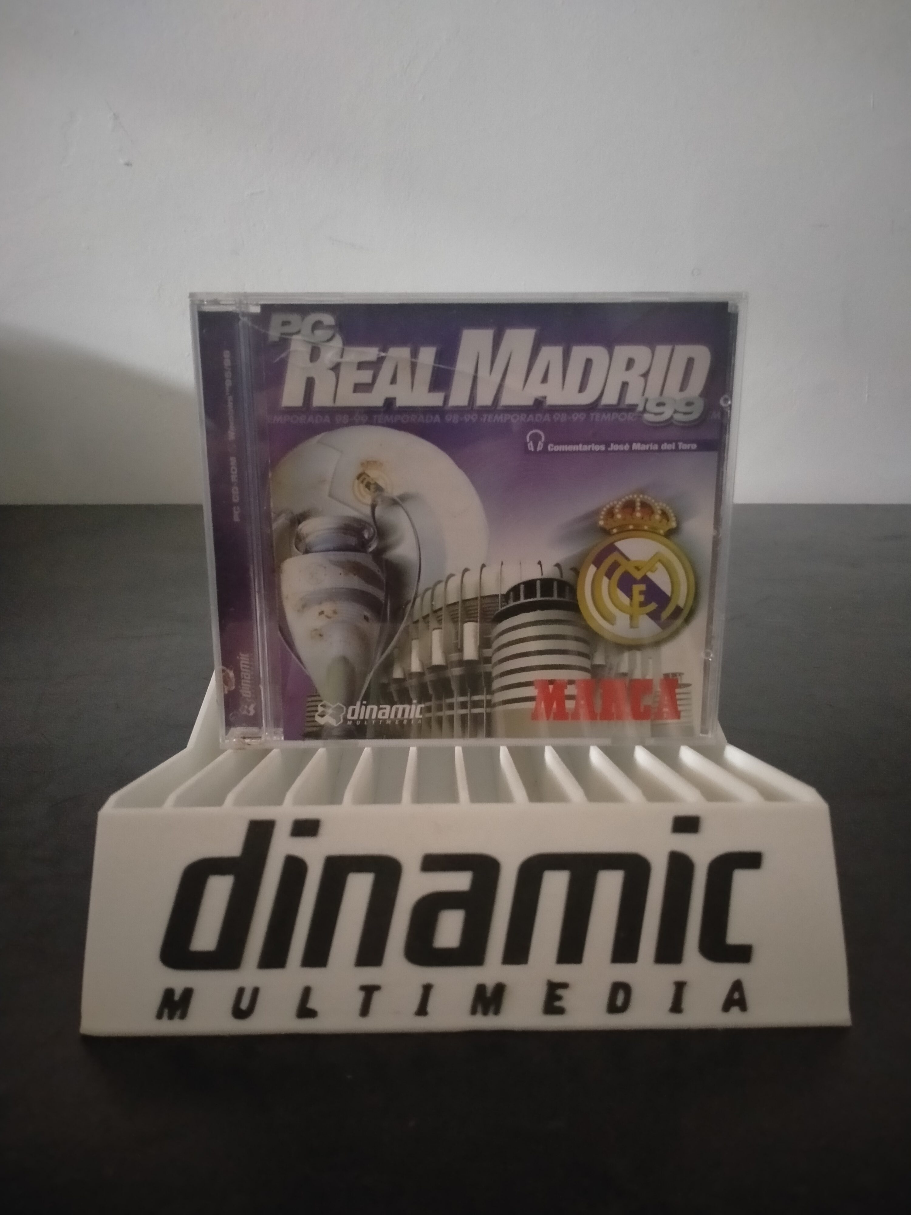 Portada de PC Real Madrid '99: Temporada 98-99, formato Jewel Case, para Windows 95, Windows 98