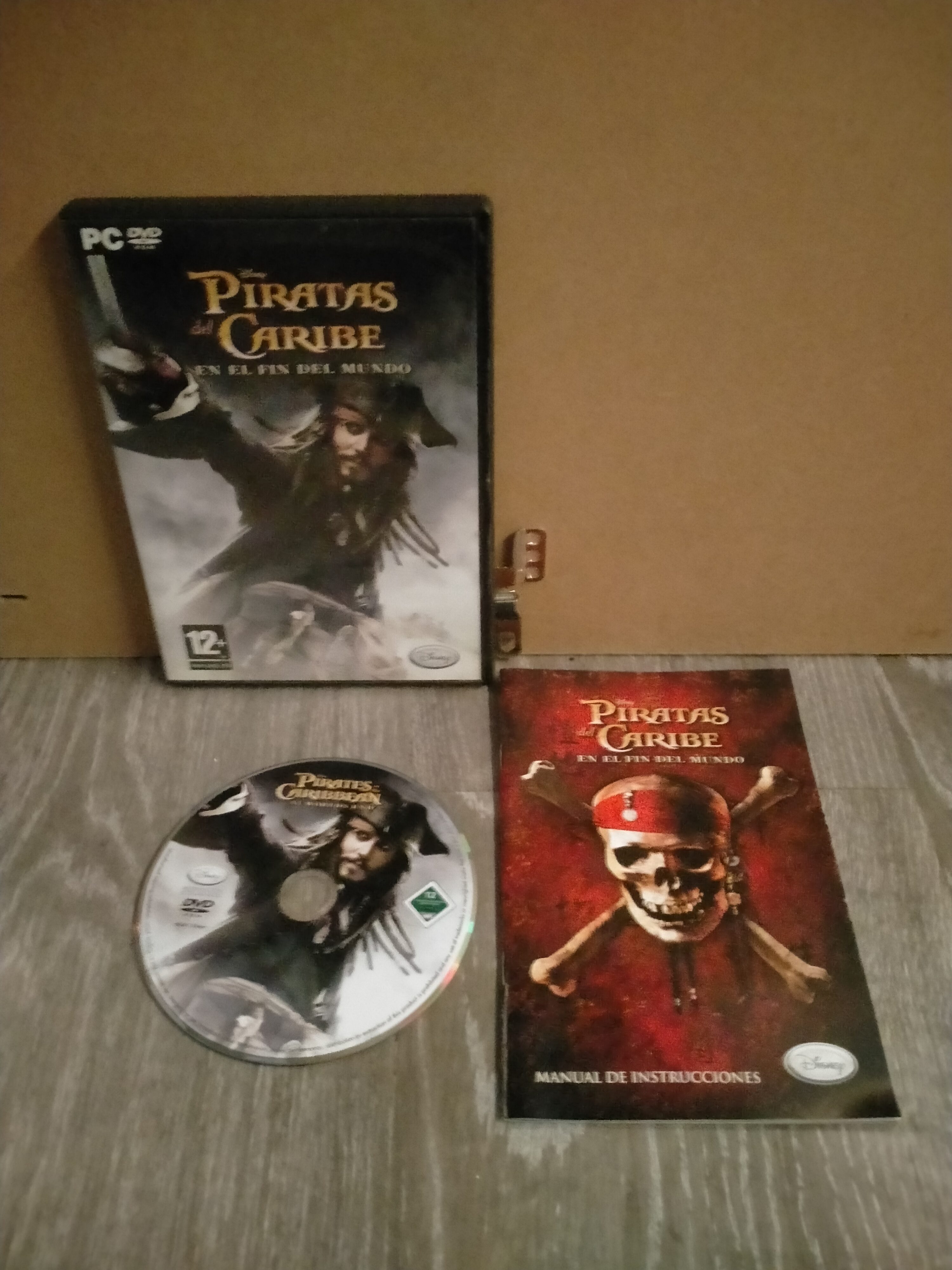 Edición física de Piratas del Caribe: En el fin del mundo