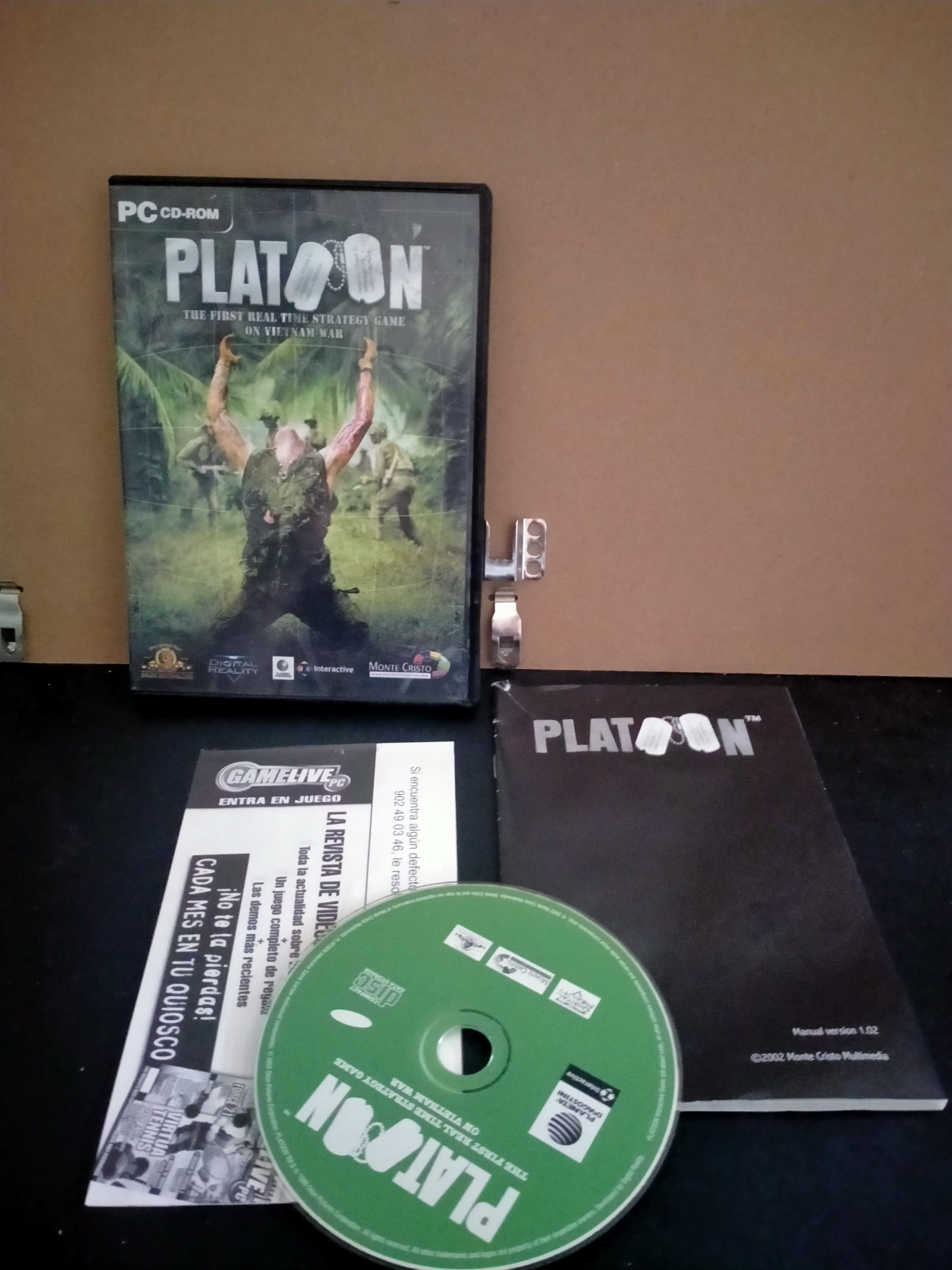 Edición física de Platoon