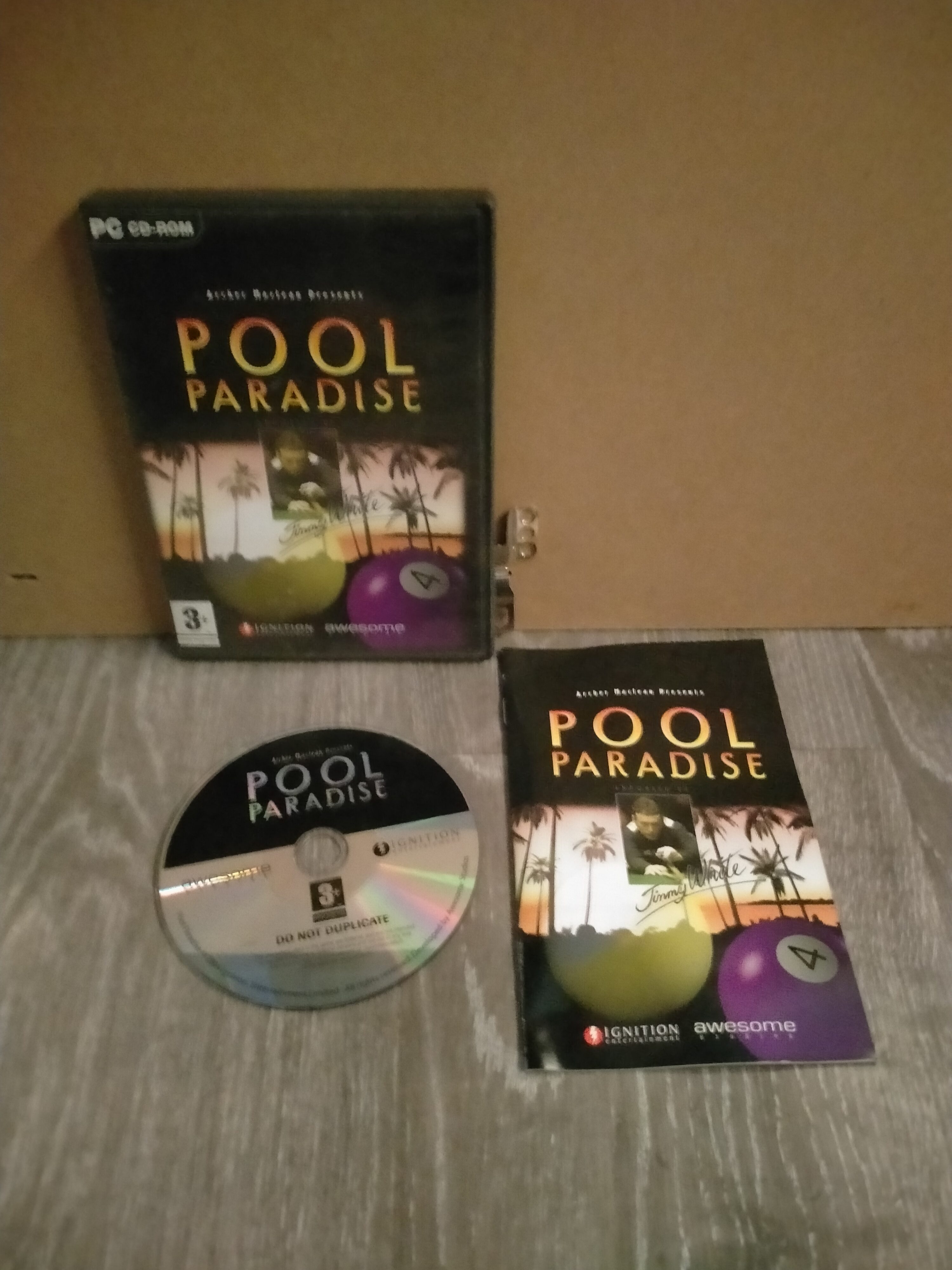 Edición física de Pool Paradise