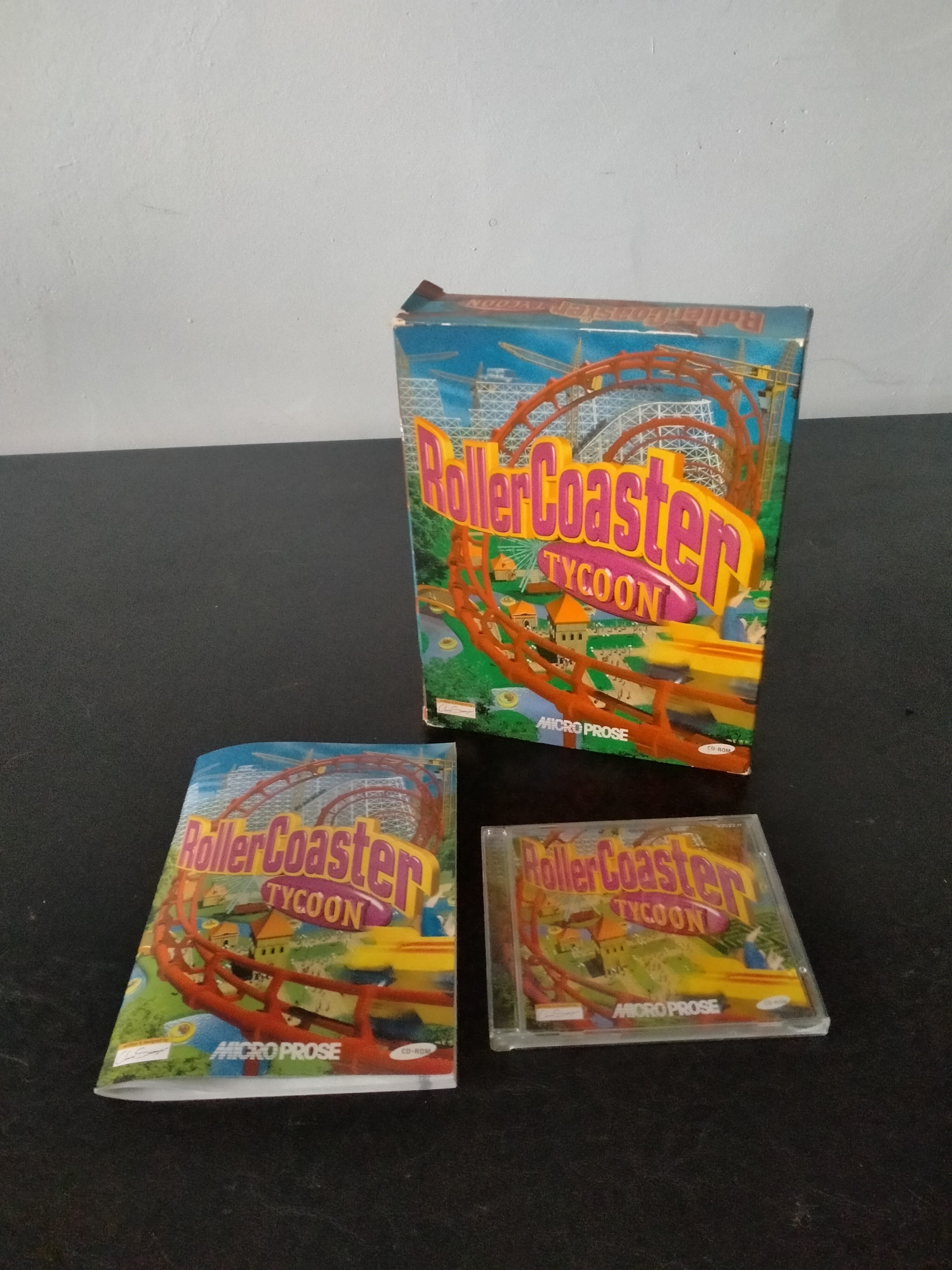 RollerCoaster Tycoon