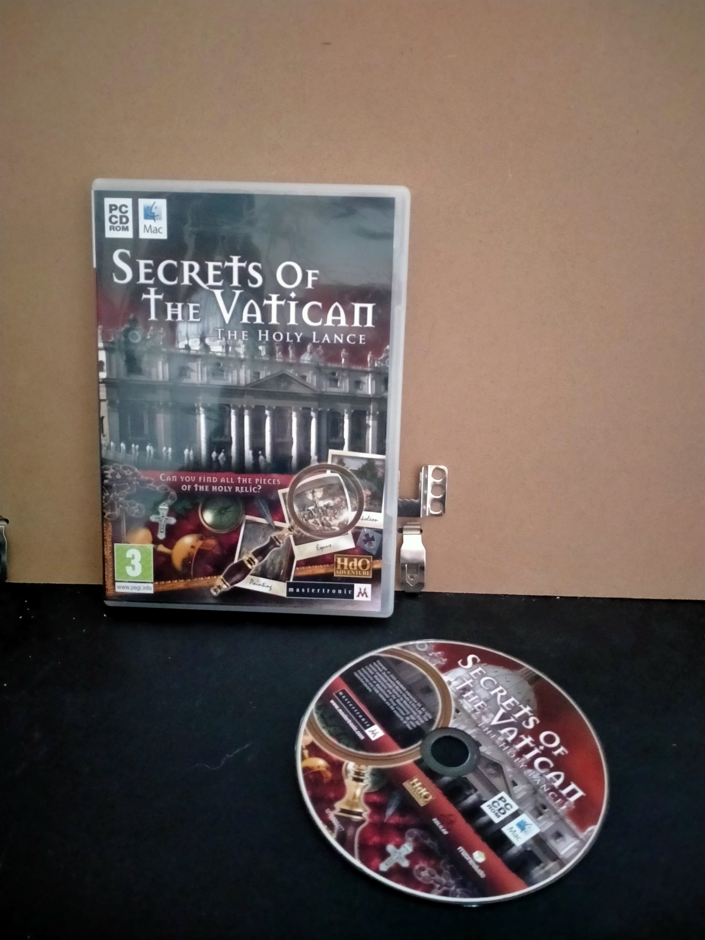 Edición física de Secrets of the Vatican: The Holy Lance