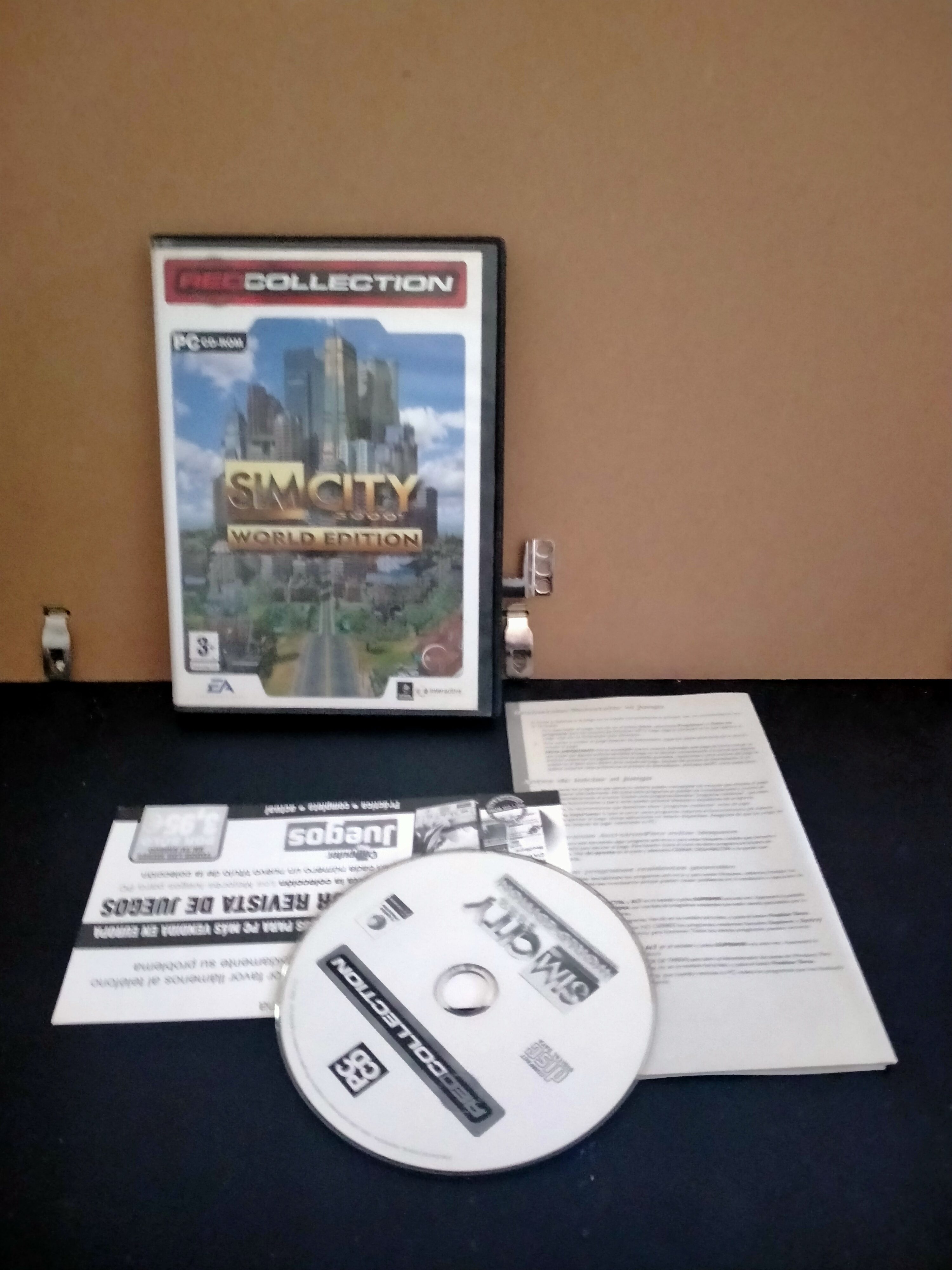 Edición física de SimCity 3000 World Edition