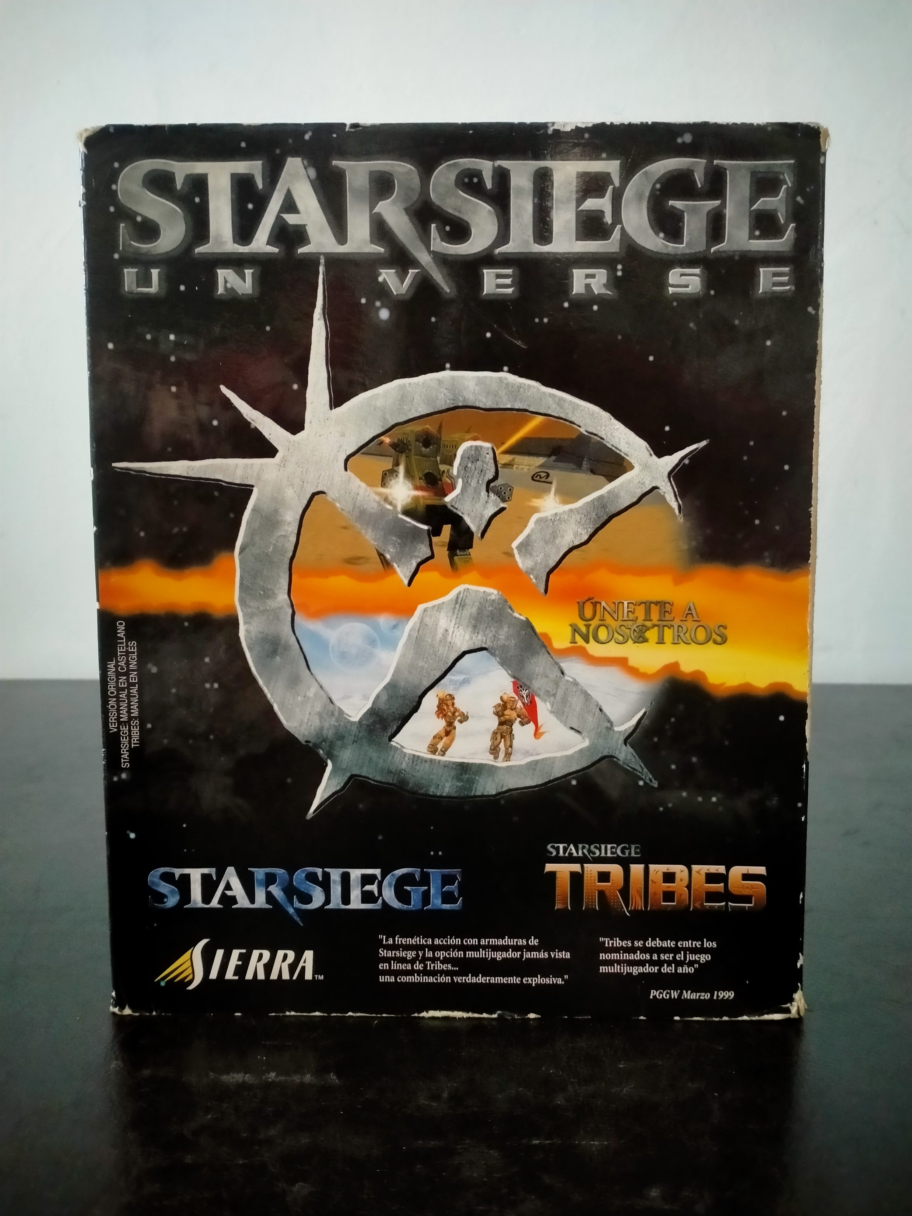 Edición física de Starsiege Universe